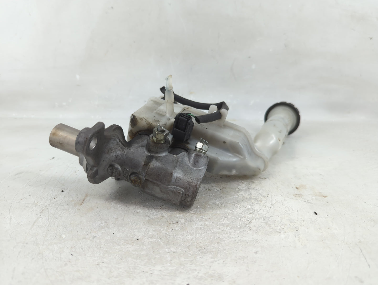2013-2019 Nissan Sentra Brake Master Cylinder - Oemusedautoparts1.com