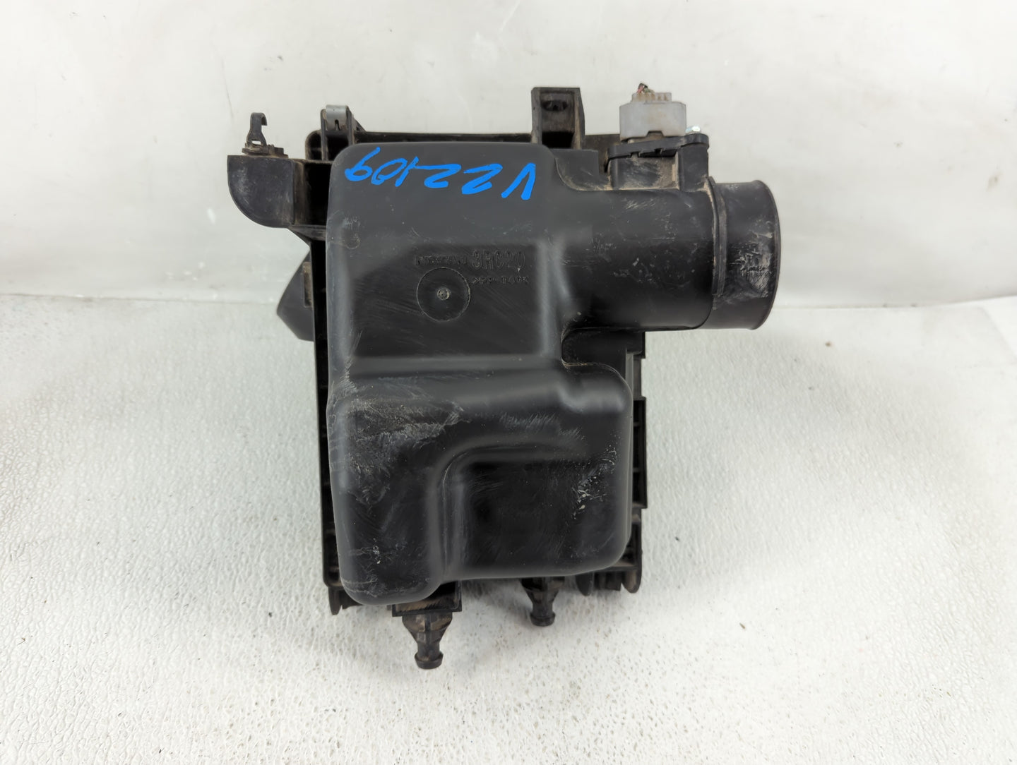 2015 Nissan Sentra Air Cleaner Intake-duct Hose Tube - Oemusedautoparts1.com