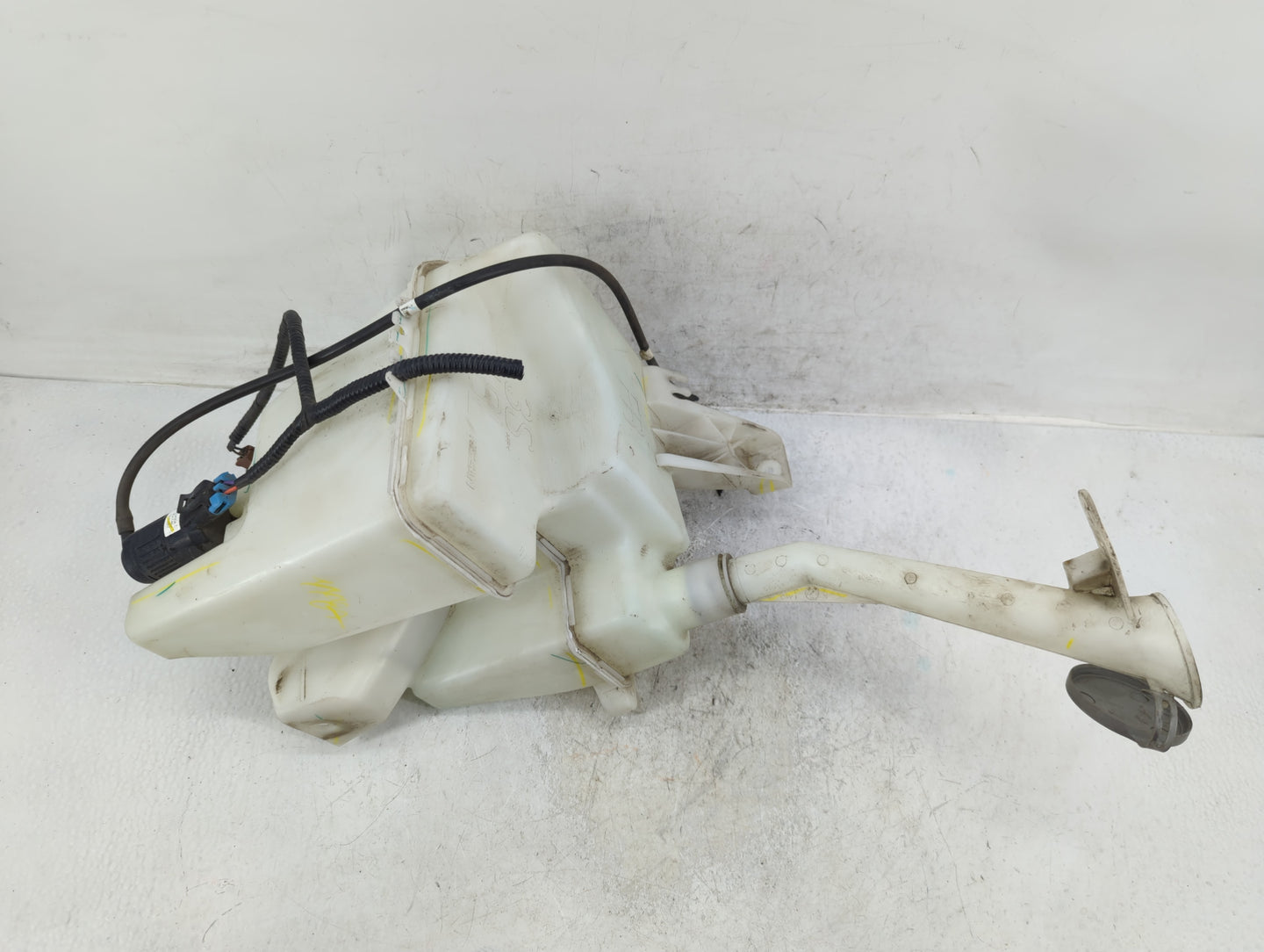 2013-2015 Nissan Sentra Windshield Washer Fluid Reservoir Bottle Oem - Oemusedautoparts1.com