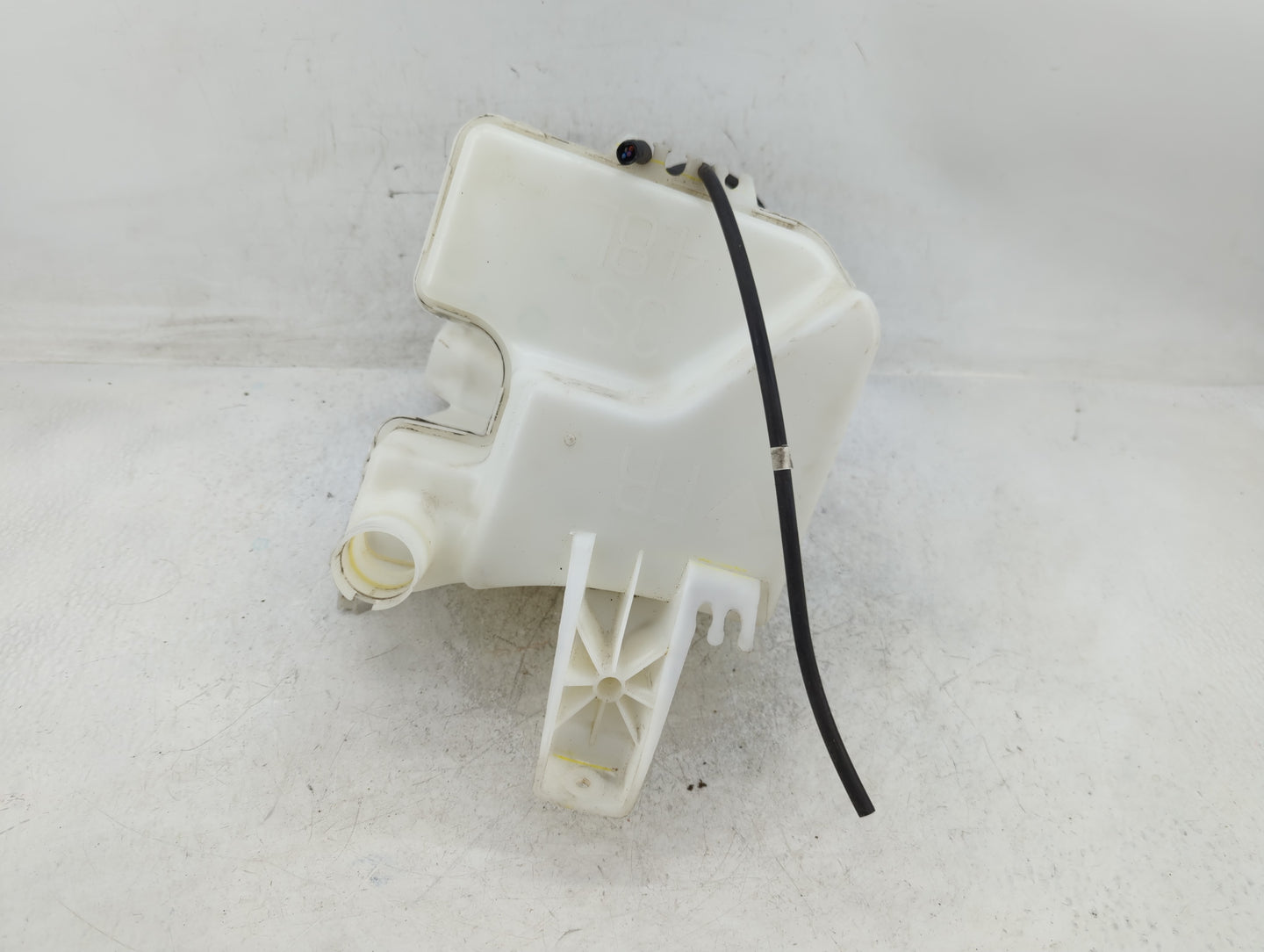 2013-2015 Nissan Sentra Windshield Washer Fluid Reservoir Bottle Oem - Oemusedautoparts1.com