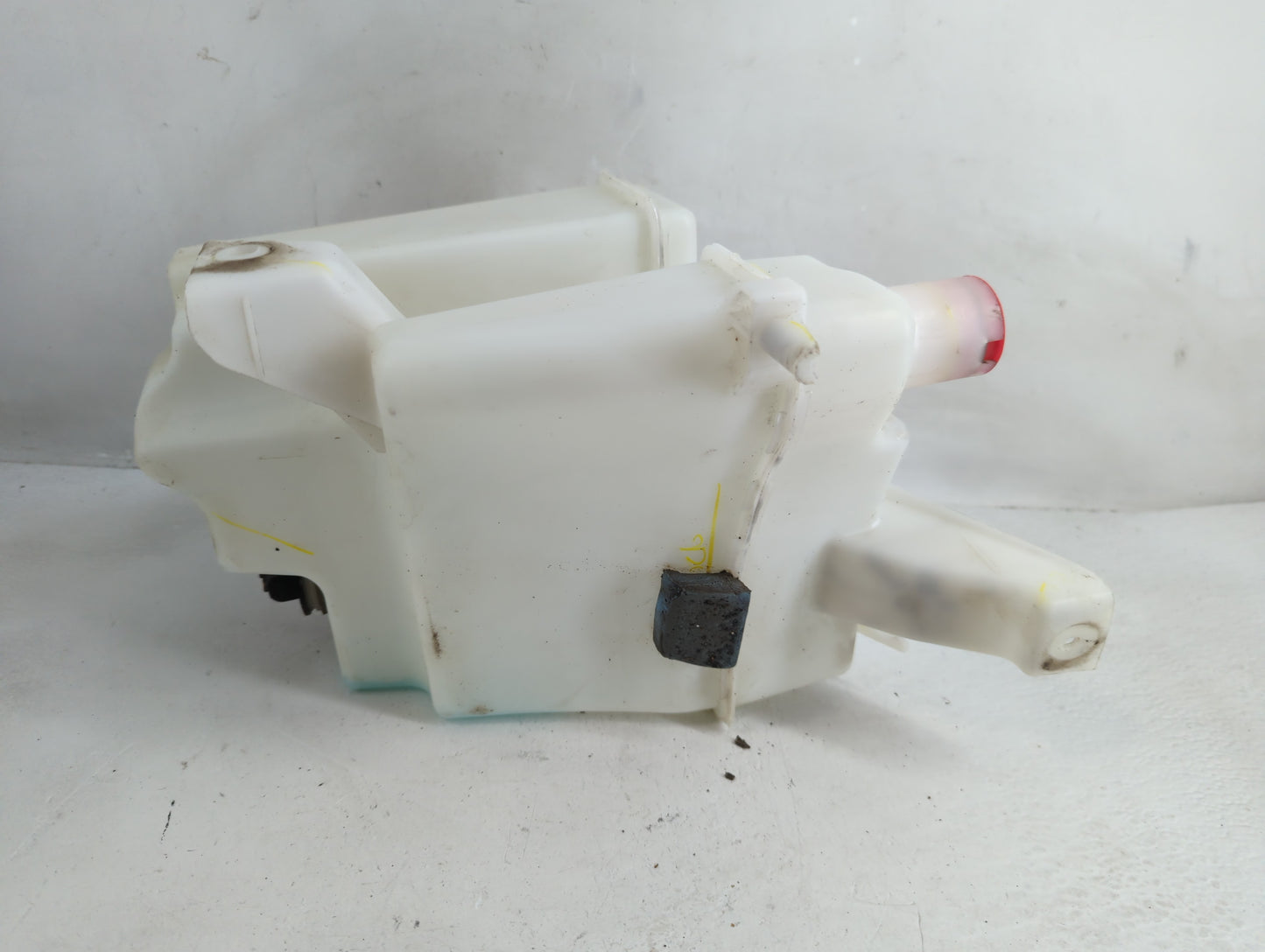 2013-2015 Nissan Sentra Windshield Washer Fluid Reservoir Bottle Oem - Oemusedautoparts1.com
