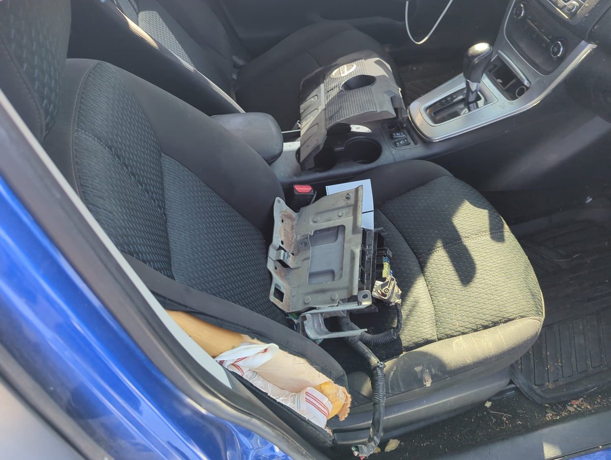 2014-2015 Nissan Sentra Passenger Front Seat Oem 1255890 - Oemusedautoparts1.com