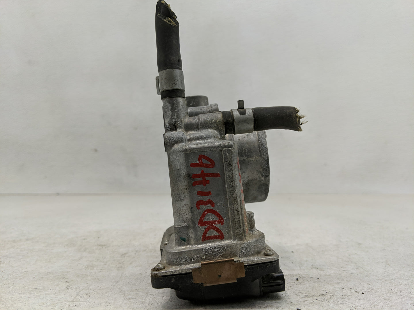 2015 Nissan Sentra Throttle Body Fits OEM Used Auto Parts - Oemusedautoparts1.com