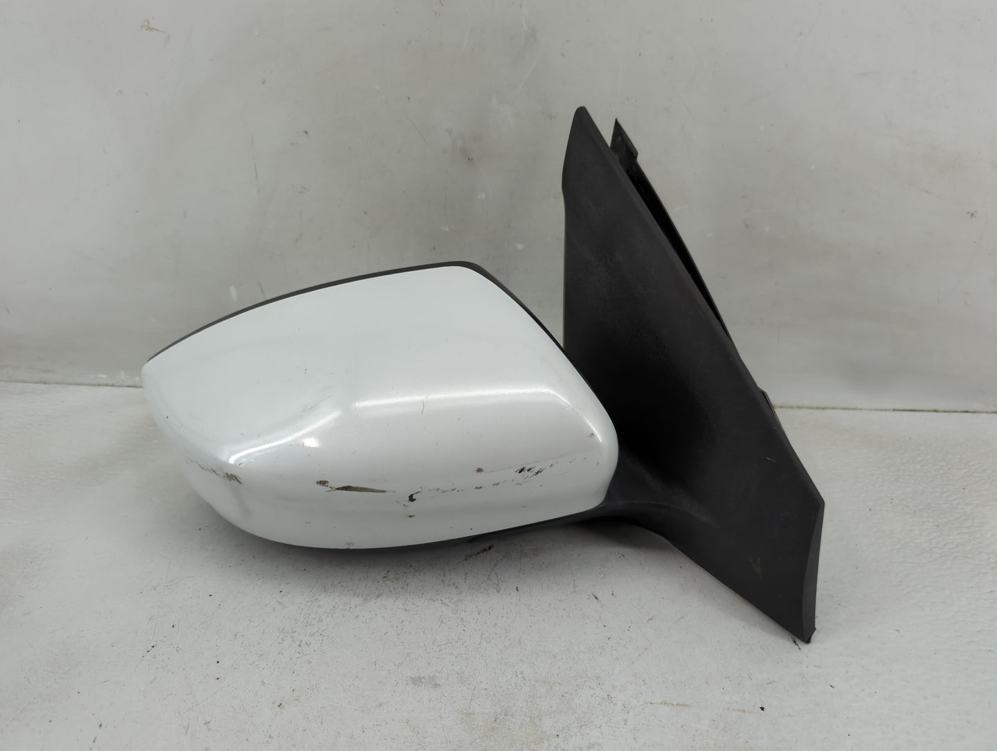 2013-2015 Nissan Sentra Passenger Side View Mirror - Right Door Mirror OEM Used - Oemusedautoparts1.com