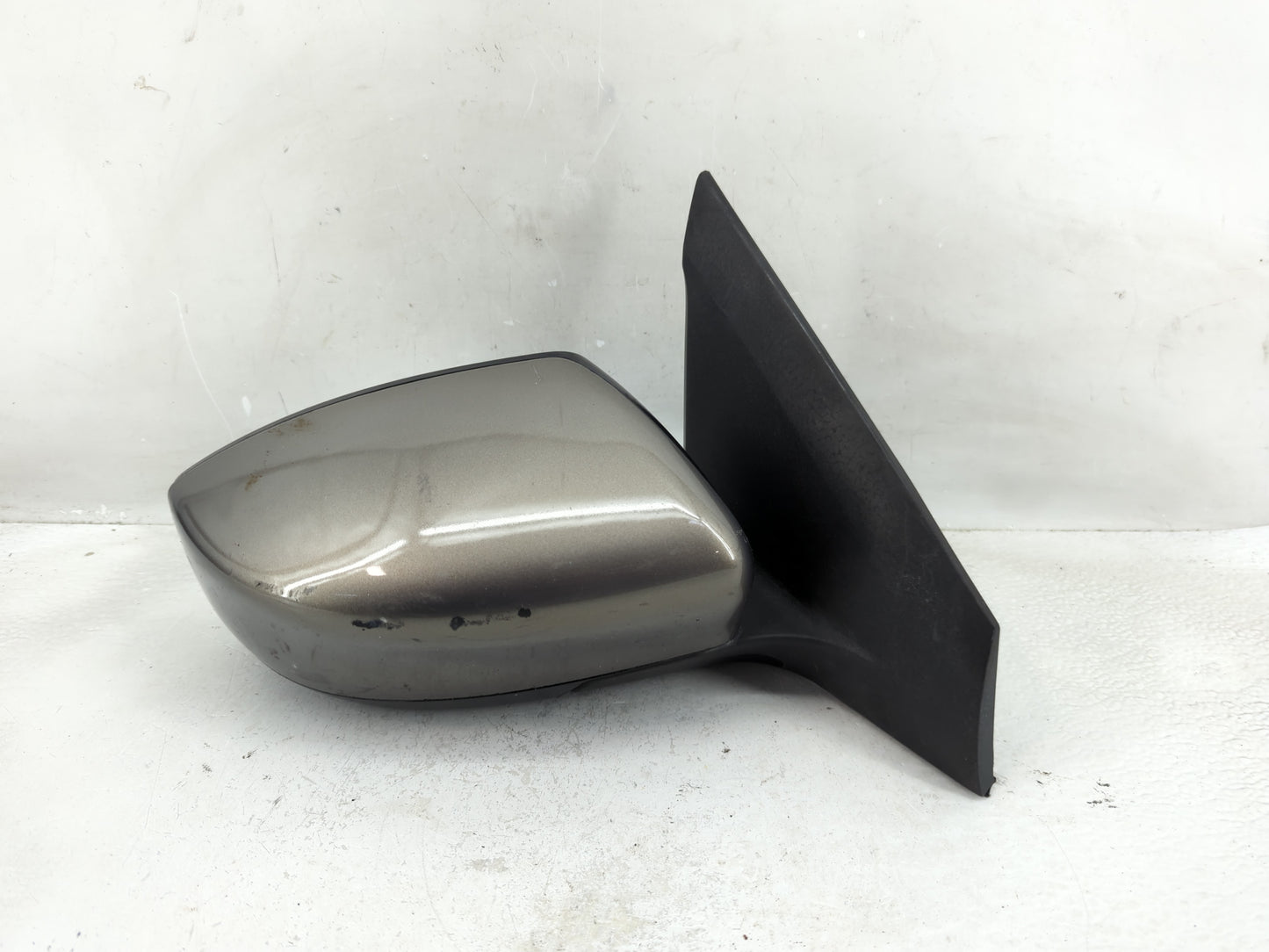 2013-2015 Nissan Sentra Passenger Side View Mirror - Right Door Mirror OEM Used - Oemusedautoparts1.com
