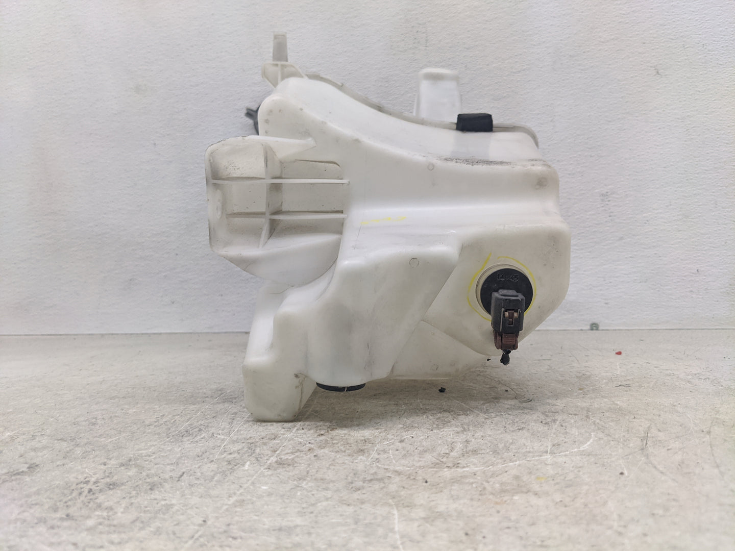 2013-2015 Nissan Sentra Windshield Washer Fluid Reservoir Bottle Oem - Oemusedautoparts1.com