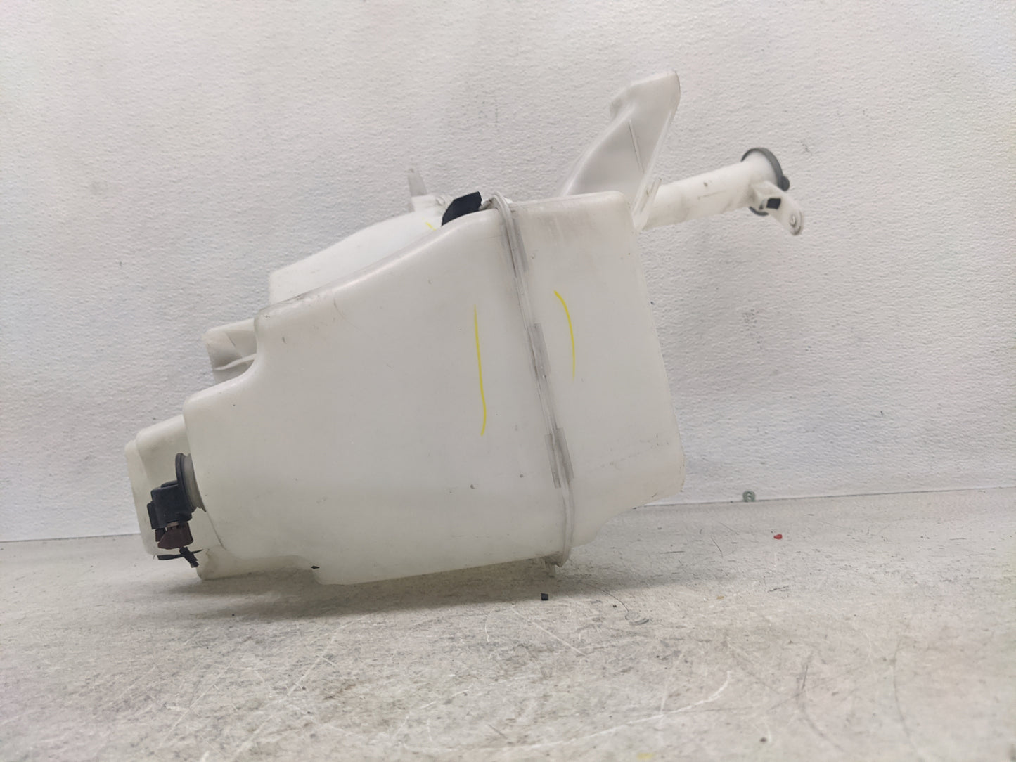 2013-2015 Nissan Sentra Windshield Washer Fluid Reservoir Bottle Oem - Oemusedautoparts1.com