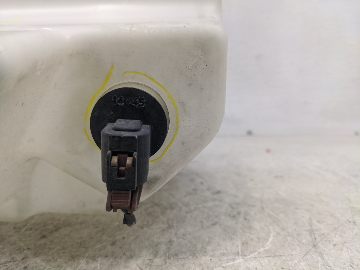 2013-2015 Nissan Sentra Windshield Washer Fluid Reservoir Bottle Oem - Oemusedautoparts1.com