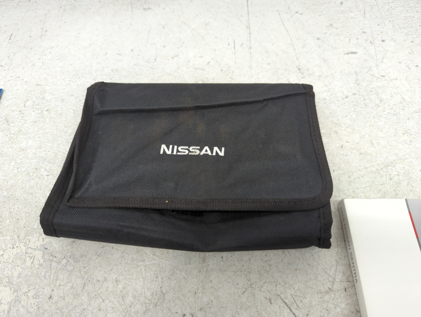 2015 Nissan Sentra Owners Manual Book Guide P/N:OM15EM-0B17U0 OEM Used Auto Parts - Oemusedautoparts1.com