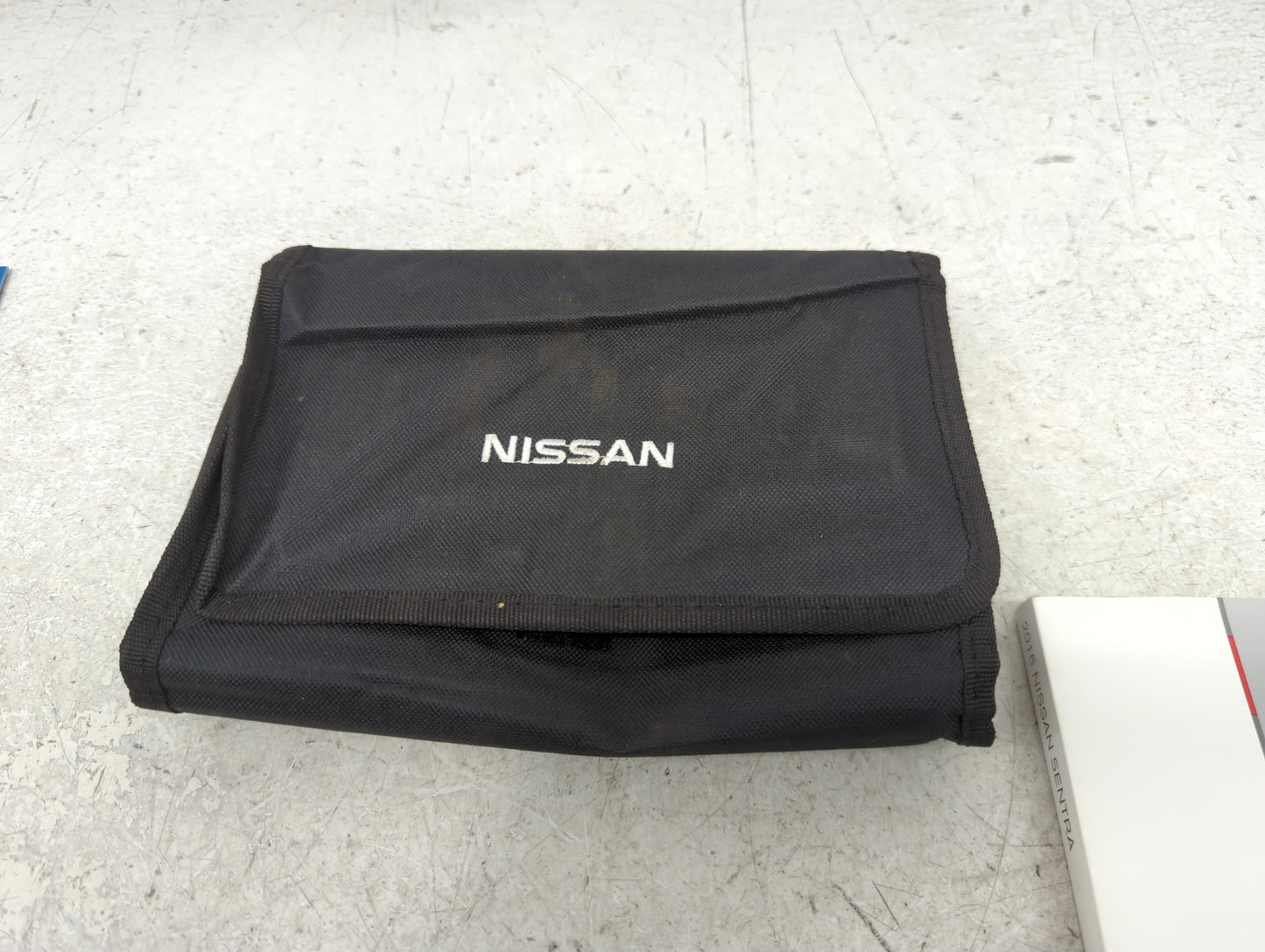 2015 Nissan Sentra Owners Manual Book Guide P/N:OM15EM-0B17U0 OEM Used Auto Parts - Oemusedautoparts1.com