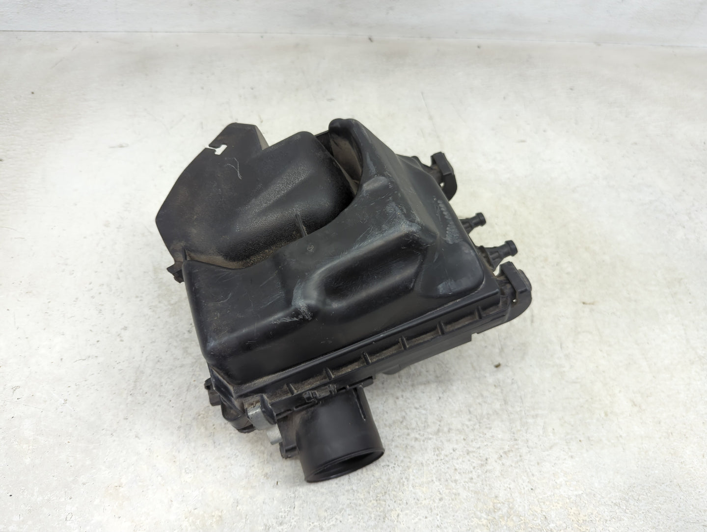 2015 Nissan Sentra Air Cleaner Intake-duct Hose Tube - Oemusedautoparts1.com