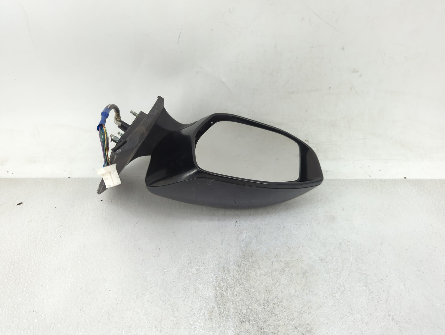 2015 Nissan Sentra Driver Side View Mirror - Left Door Mirror OEM Used - Oemusedautoparts1.com