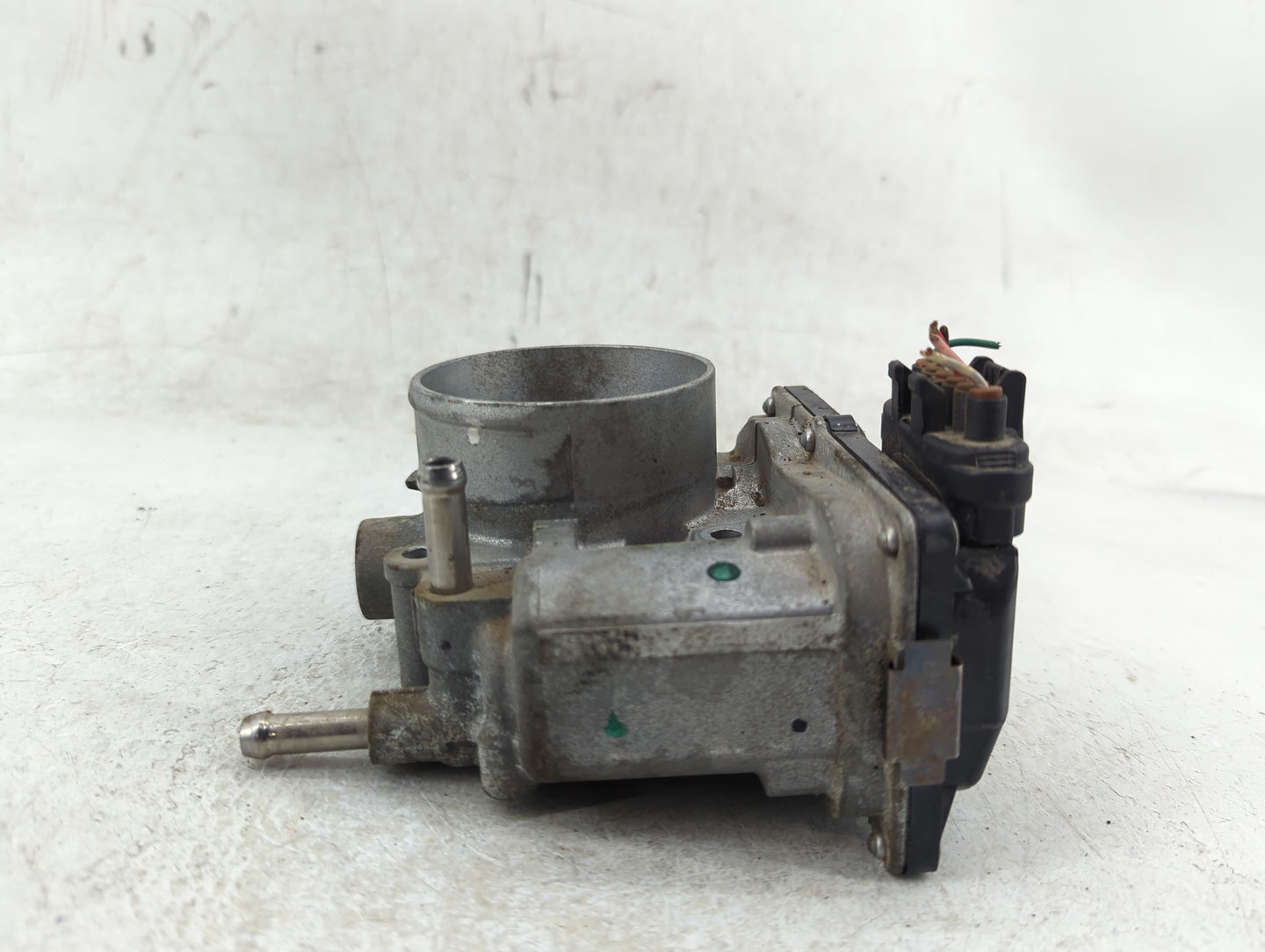 2013-2019 Nissan Sentra Throttle Body P/N:3RA60-01 Fits Fits 2013 2014 2015 2016 2017 2018 2019 OEM Used Auto Parts - Oemuse