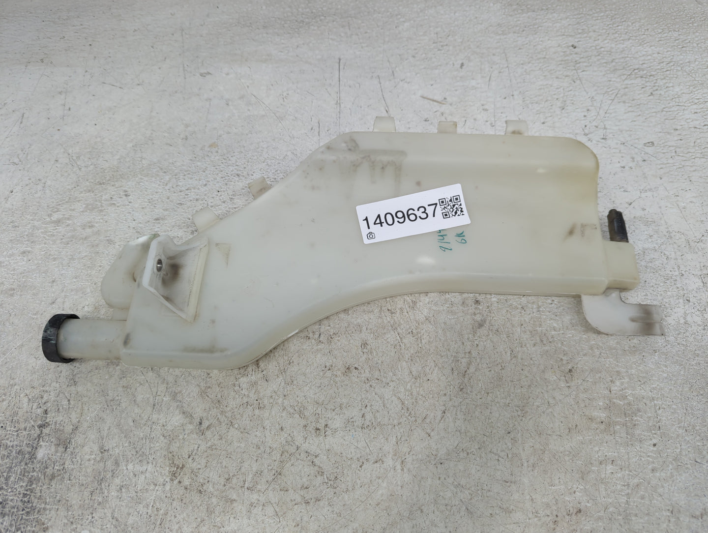 2013-2019 Nissan Sentra Radiator Coolant Overflow Expansion Tank Bottle 1409637 - Oemusedautoparts1.com