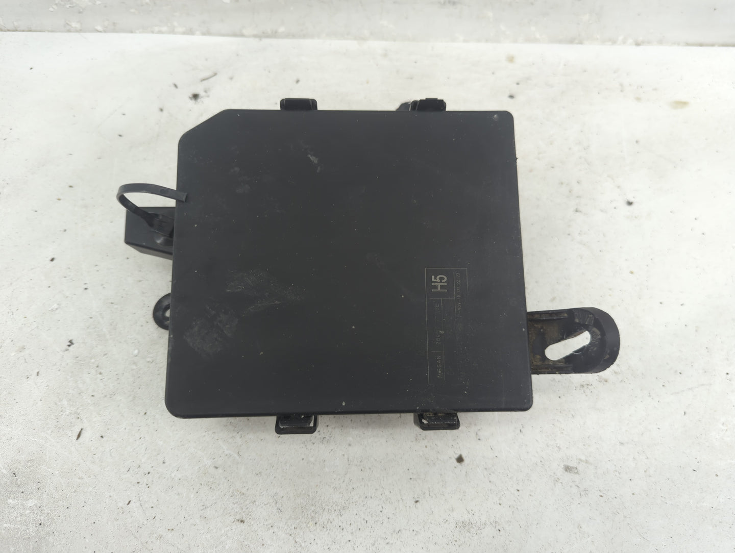 2013-2019 Nissan Sentra Fusebox Fuse Box Panel Relay Module Fits Fits 2013 2014 2015 2016 2017 2018 2019 OEM Used Auto Parts