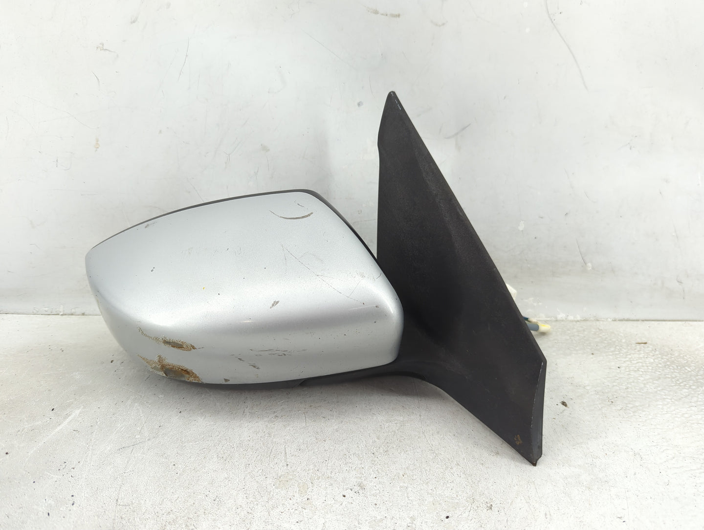 2013-2015 Nissan Sentra Passenger Side View Mirror - Right Door Mirror OEM Used - Oemusedautoparts1.com