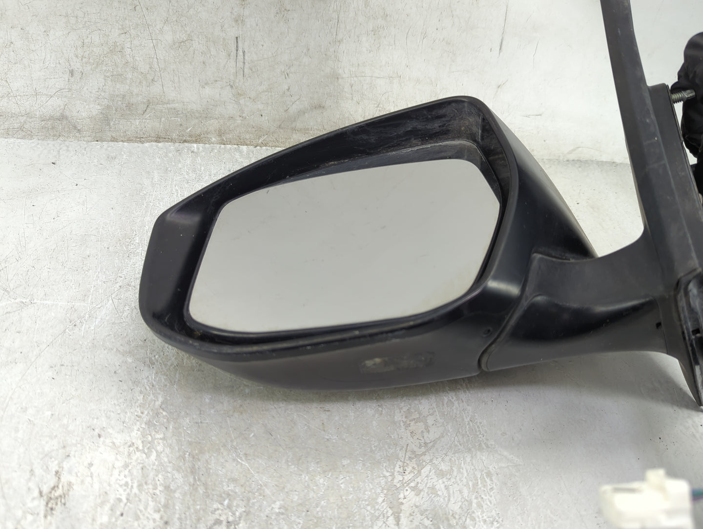 2013-2015 Nissan Sentra Driver Side View Mirror - Left Door Mirror OEM Used - Oemusedautoparts1.com