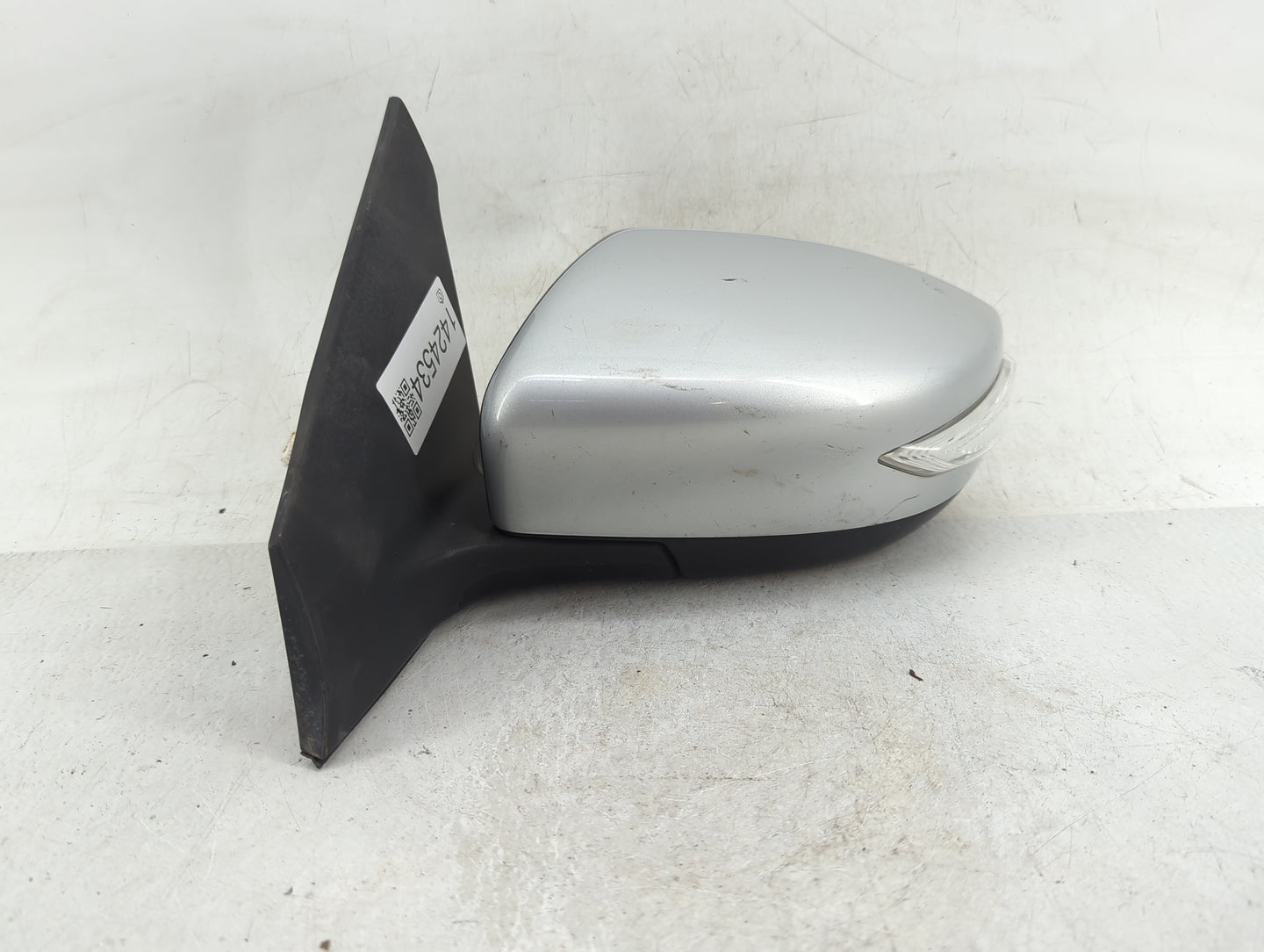 2015 Nissan Sentra Driver Side View Mirror - Left Door Mirror OEM Used - Oemusedautoparts1.com