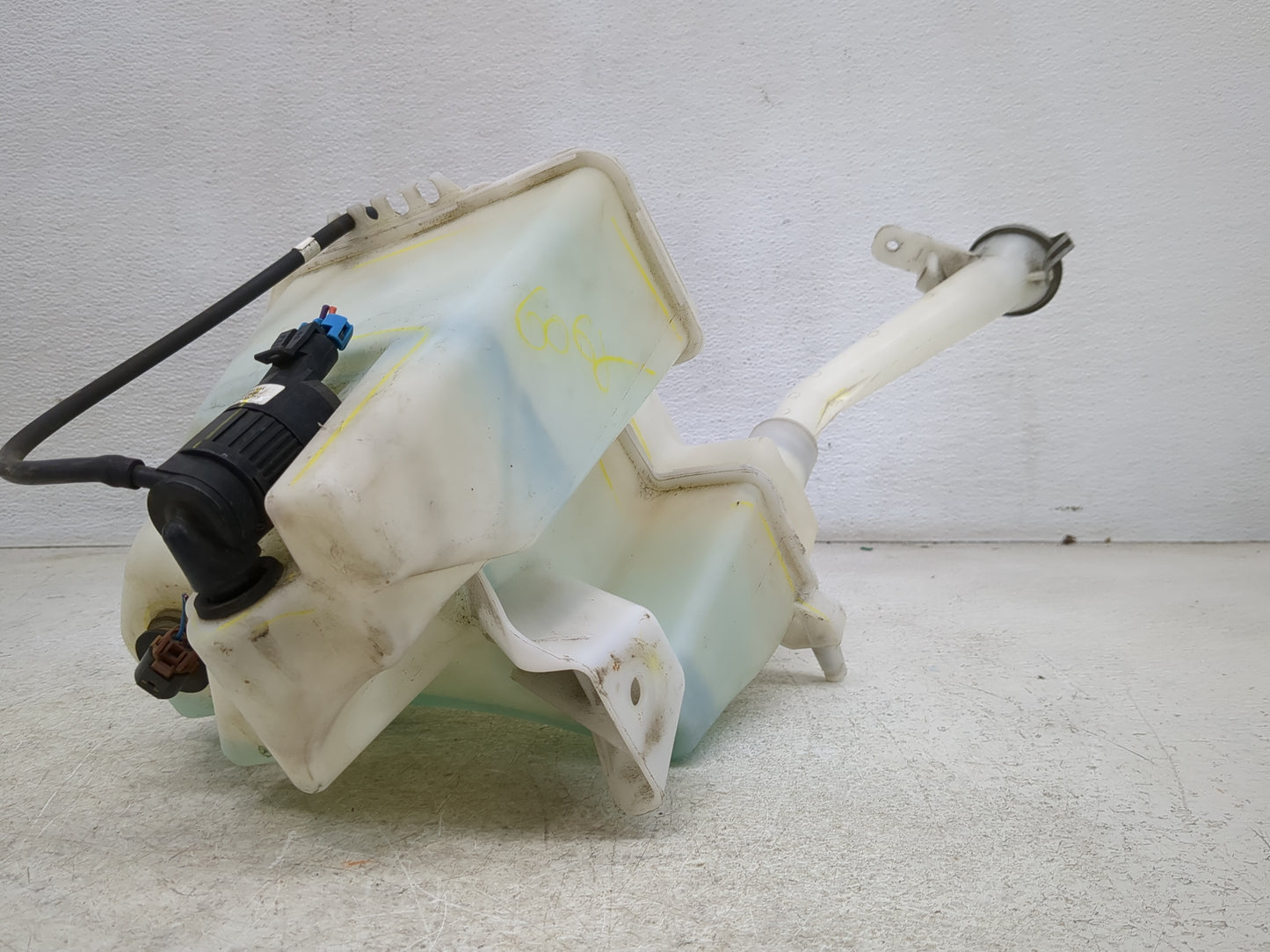 2013-2015 Nissan Sentra Windshield Washer Fluid Reservoir Bottle Oem - Oemusedautoparts1.com