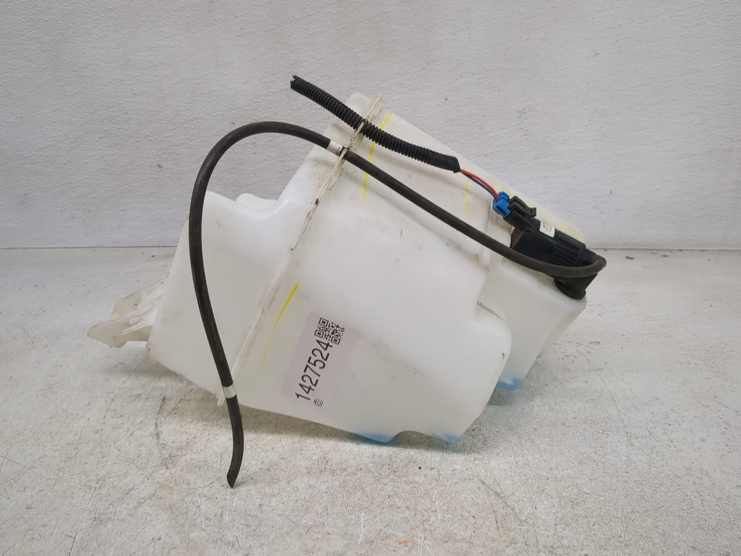 2013-2015 Nissan Sentra Windshield Washer Fluid Reservoir Bottle Oem - Oemusedautoparts1.com