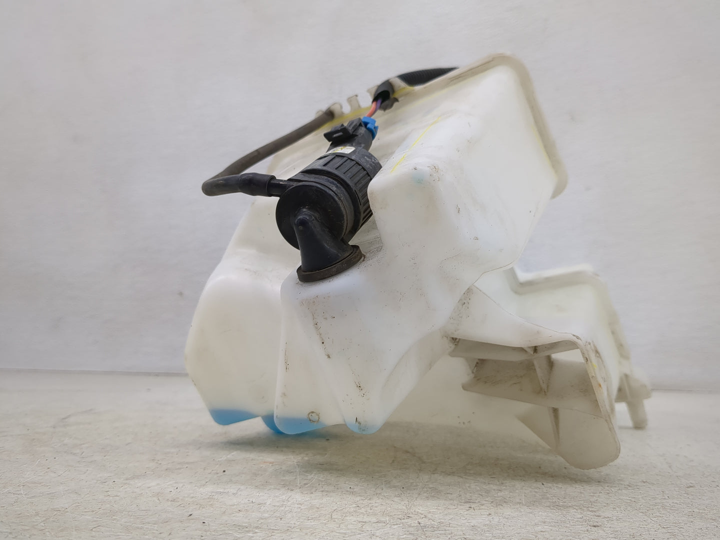 2013-2015 Nissan Sentra Windshield Washer Fluid Reservoir Bottle Oem - Oemusedautoparts1.com