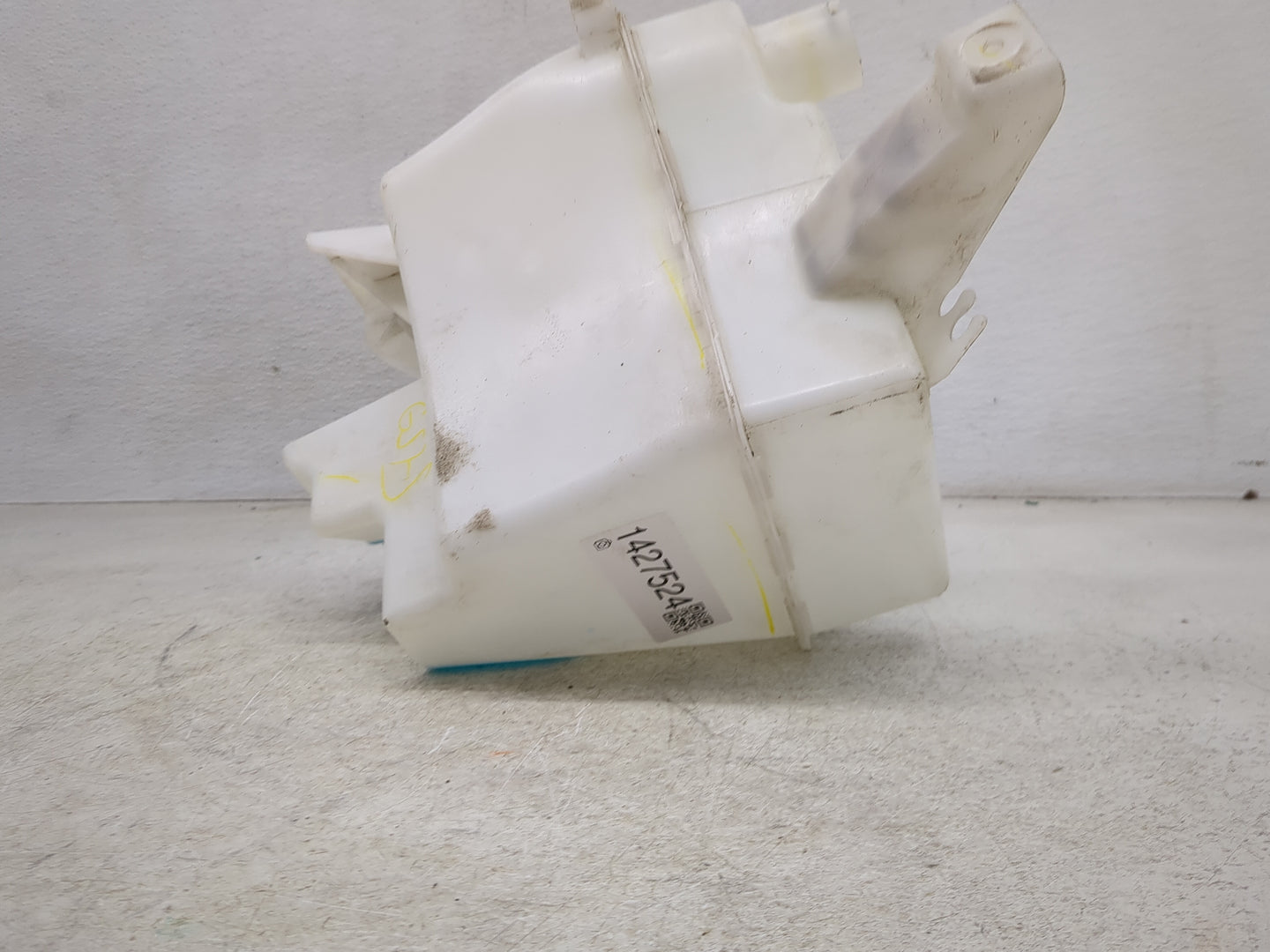 2013-2015 Nissan Sentra Windshield Washer Fluid Reservoir Bottle Oem - Oemusedautoparts1.com