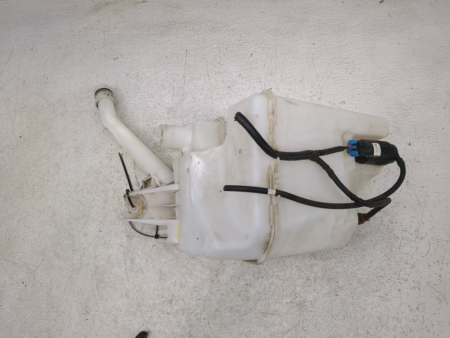 2013-2015 Nissan Sentra Windshield Washer Fluid Reservoir Bottle Oem - Oemusedautoparts1.com