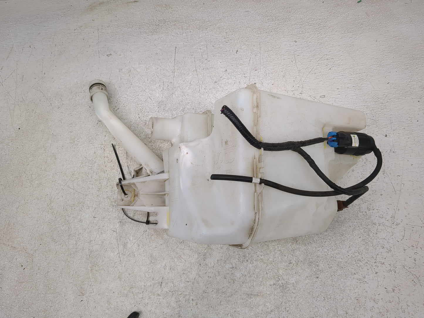 2013-2015 Nissan Sentra Windshield Washer Fluid Reservoir Bottle Oem - Oemusedautoparts1.com