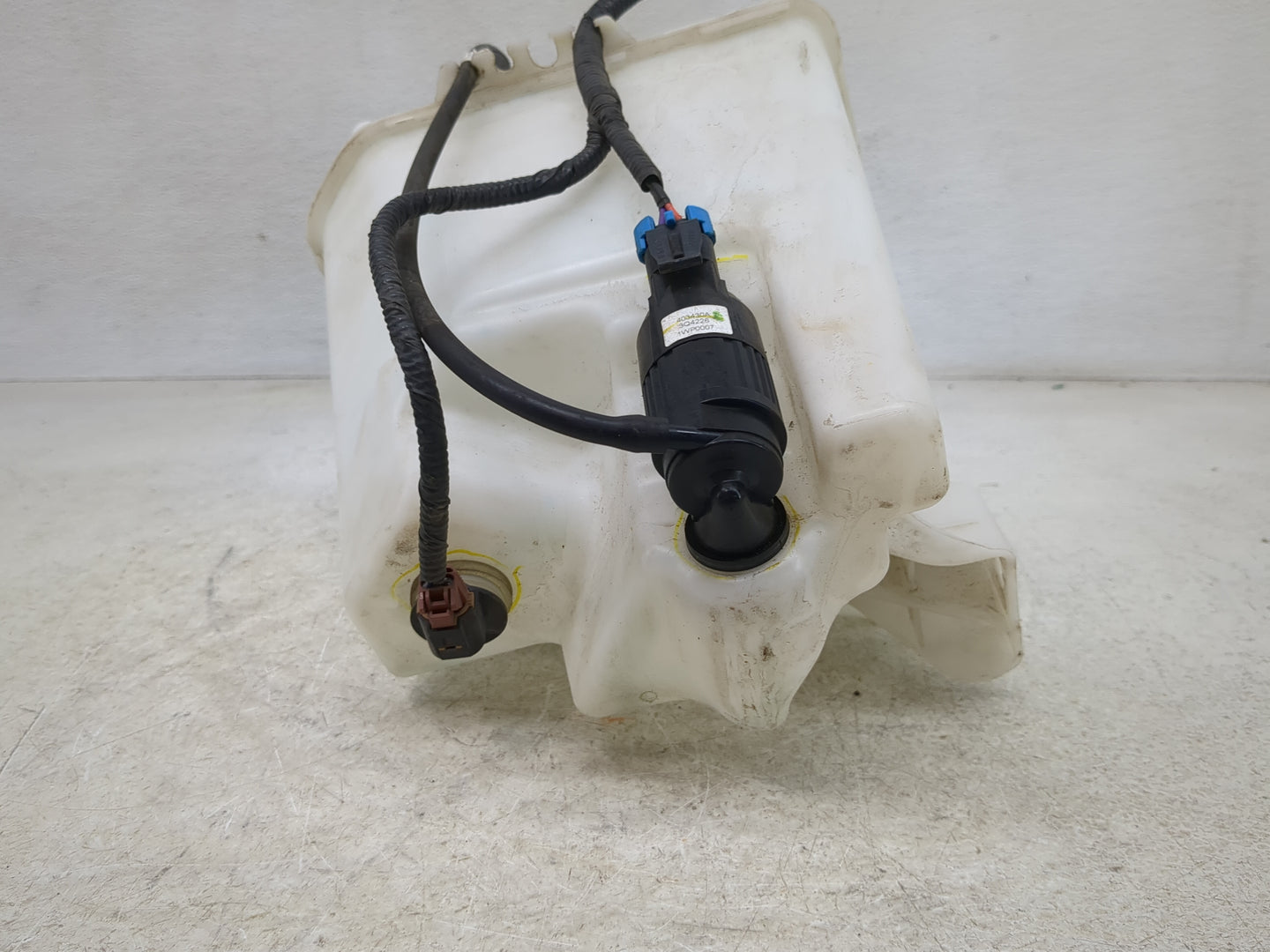 2013-2015 Nissan Sentra Windshield Washer Fluid Reservoir Bottle Oem - Oemusedautoparts1.com
