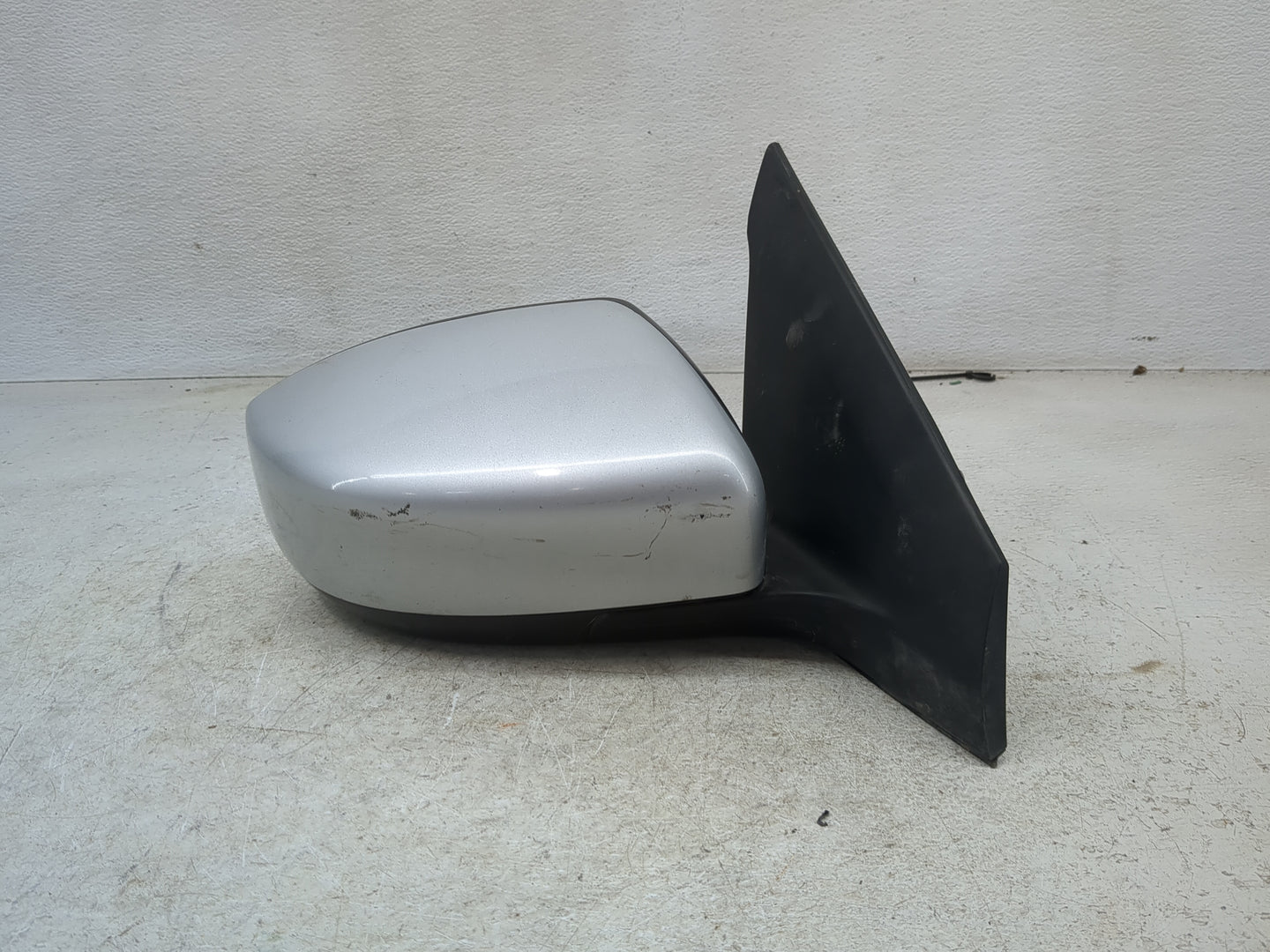 2013-2015 Nissan Sentra Passenger Side View Mirror - Right Door Mirror OEM Used - Oemusedautoparts1.com