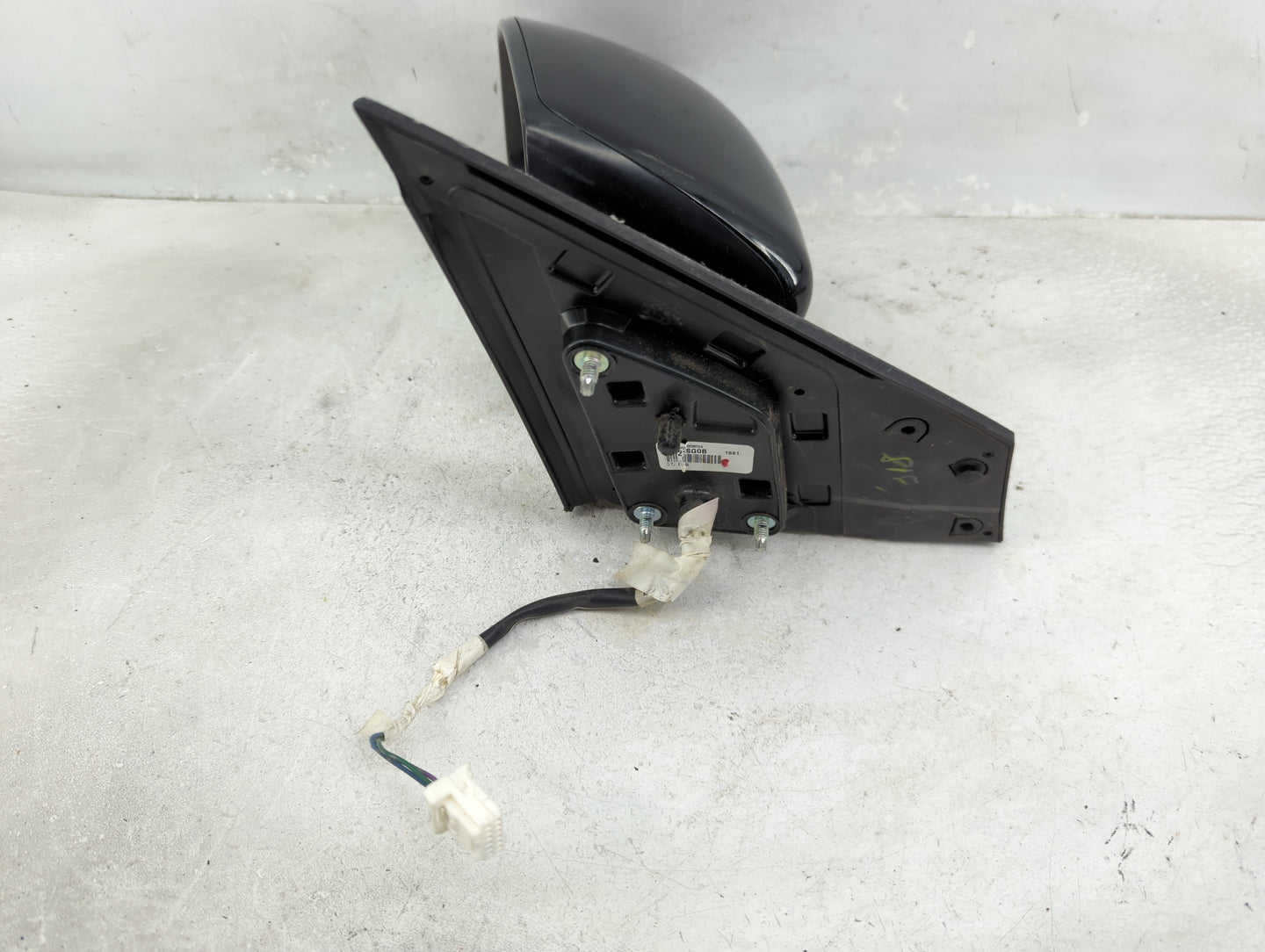 2015 Nissan Sentra Driver Side View Mirror - Left Door Mirror OEM Used - Oemusedautoparts1.com
