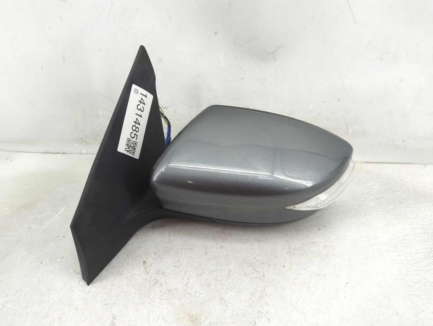 2015 Nissan Sentra Driver Side View Mirror - Left Door Mirror OEM Used - Oemusedautoparts1.com