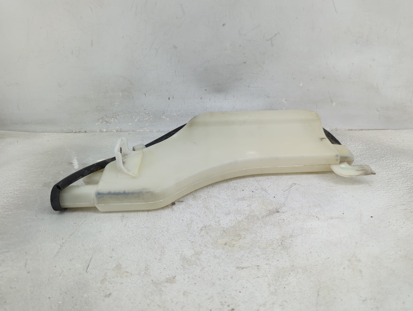 2015 Nissan Sentra Windshield Washer Fluid Reservoir Bottle Oem White - Oemusedautoparts1.com