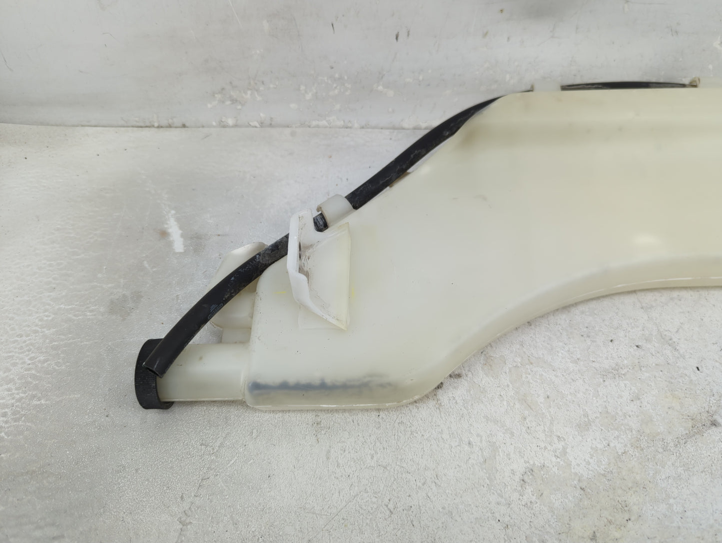 2015 Nissan Sentra Windshield Washer Fluid Reservoir Bottle Oem White - Oemusedautoparts1.com