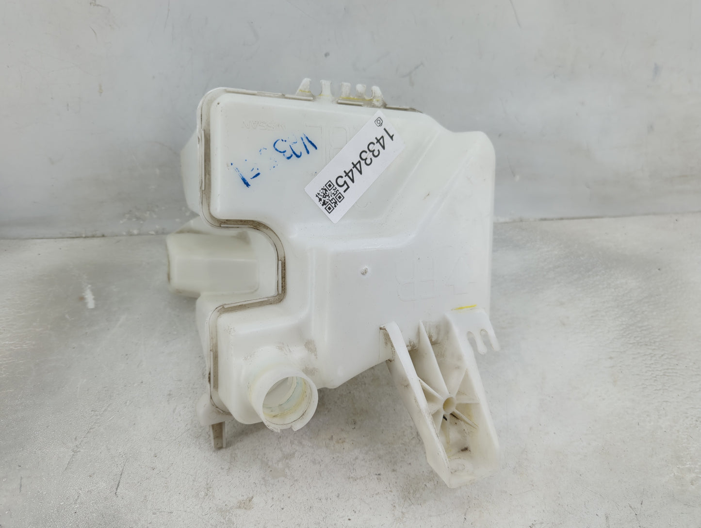 2013-2015 Nissan Sentra Windshield Washer Fluid Reservoir Bottle Oem - Oemusedautoparts1.com