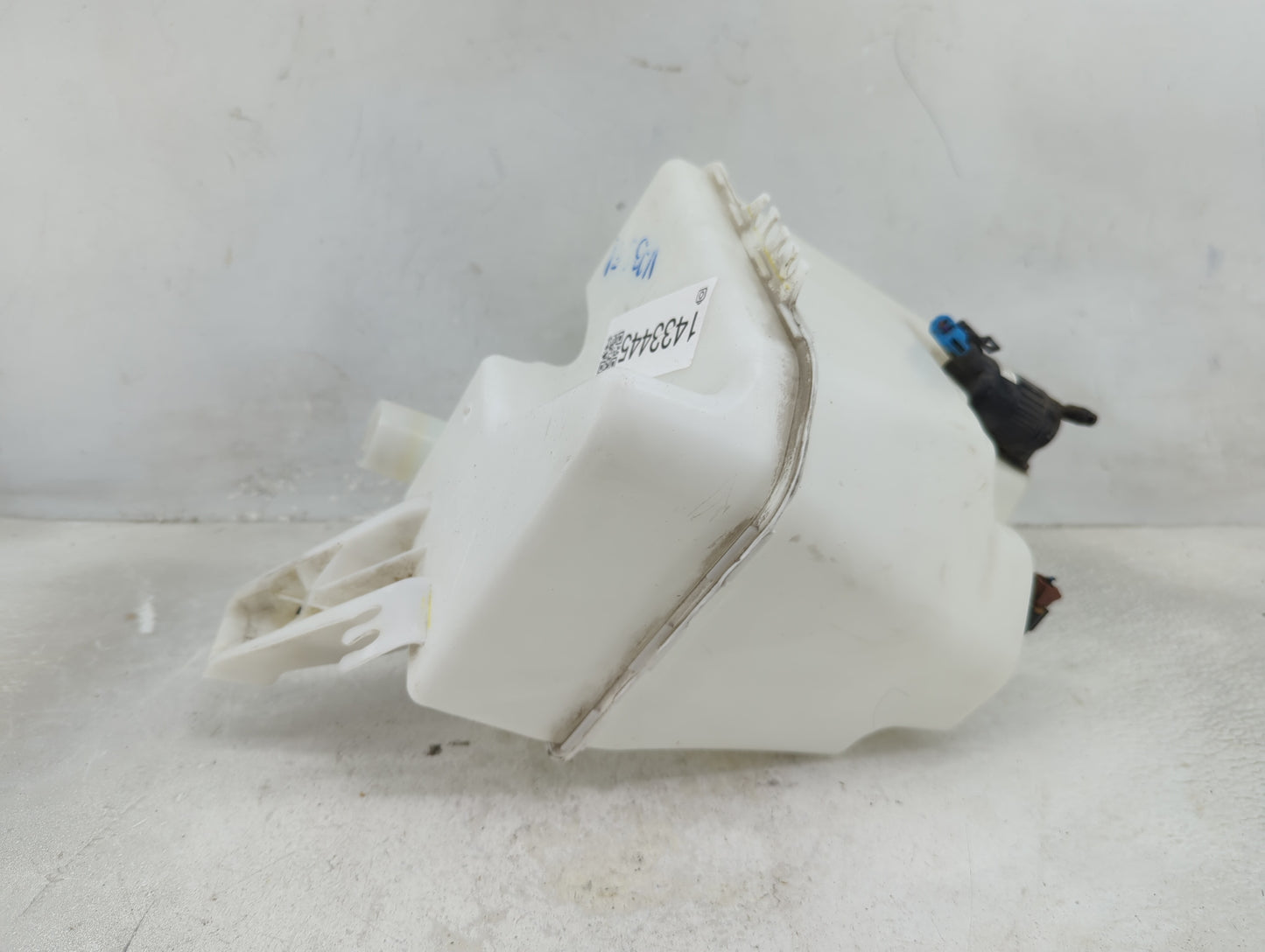 2013-2015 Nissan Sentra Windshield Washer Fluid Reservoir Bottle Oem - Oemusedautoparts1.com