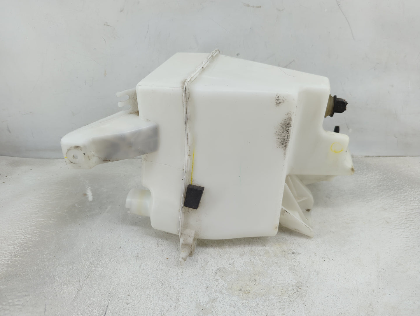 2013-2015 Nissan Sentra Windshield Washer Fluid Reservoir Bottle Oem - Oemusedautoparts1.com