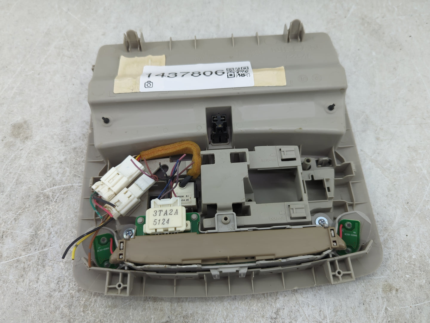 2015 Nissan Sentra Overhead Roof Console - Oemusedautoparts1.com