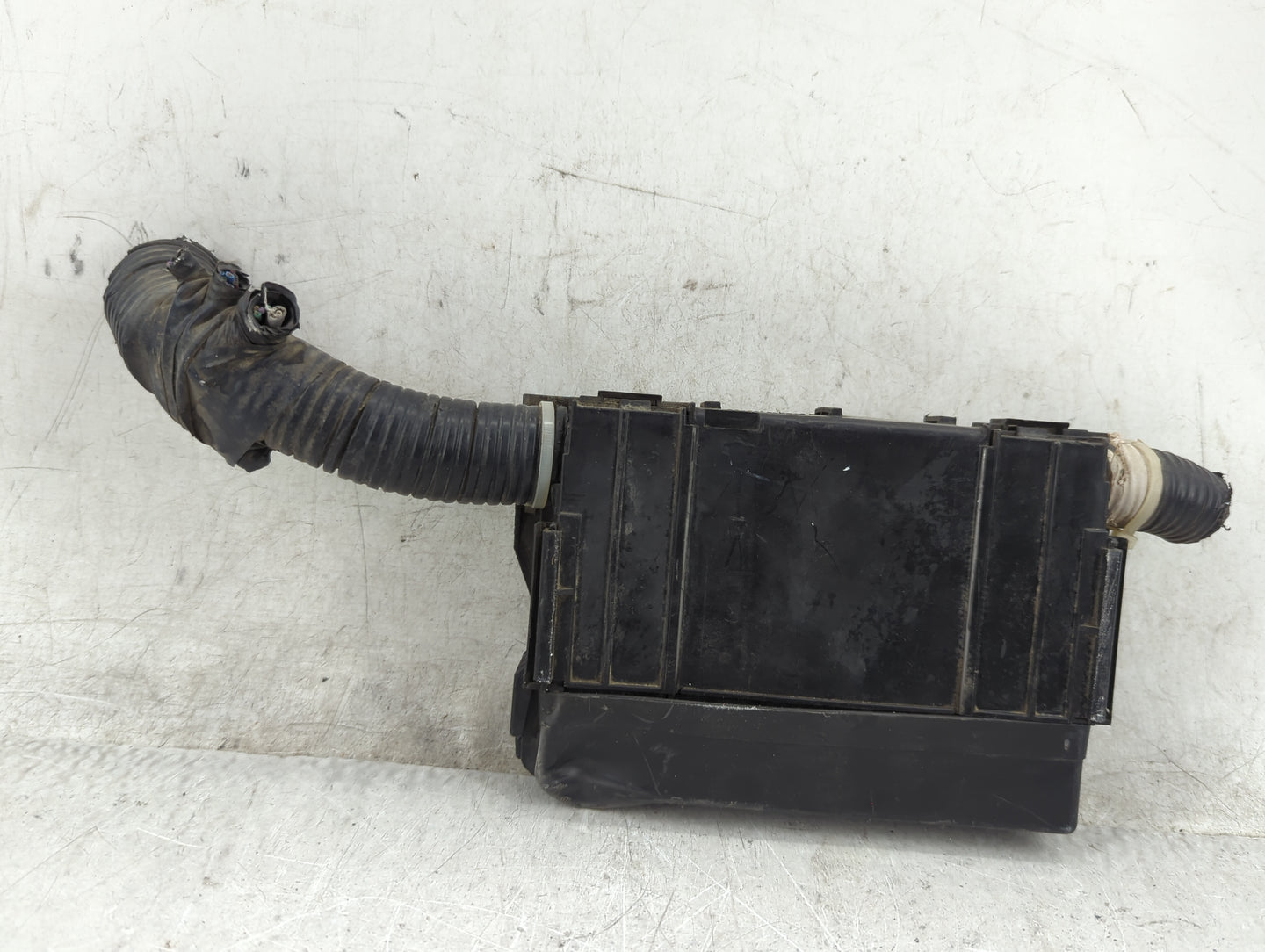 2013-2019 Nissan Sentra Fusebox Fuse Box Panel Relay Module P/N:24382 EW70B 7154-7223-30 Fits OEM Used Auto Parts - Oemuseda