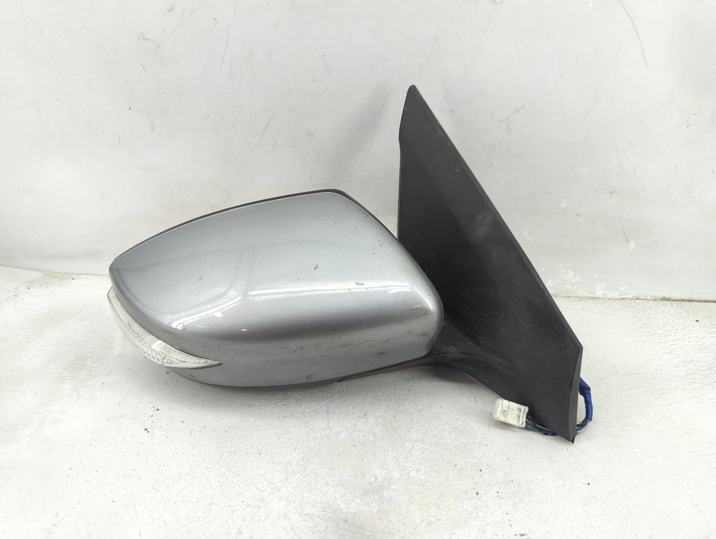2013-2015 Nissan Sentra Passenger Side View Mirror - Right Door Mirror OEM Used - Oemusedautoparts1.com