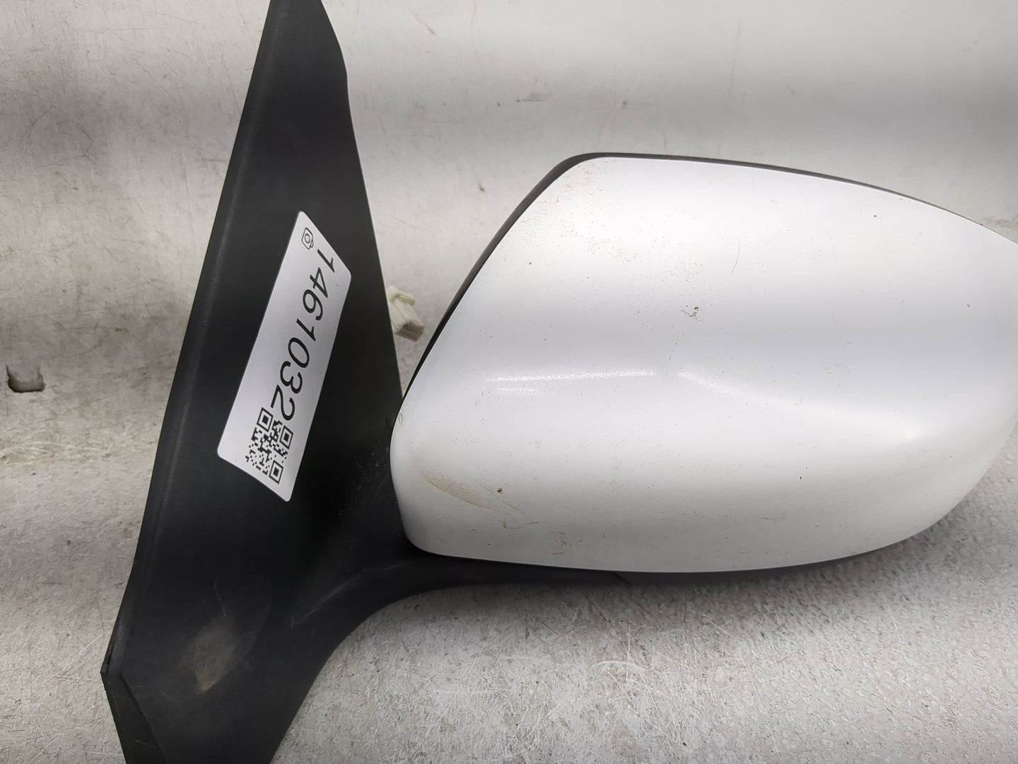 2013-2015 Nissan Sentra Driver Side View Mirror - Left Door Mirror OEM Used - Oemusedautoparts1.com