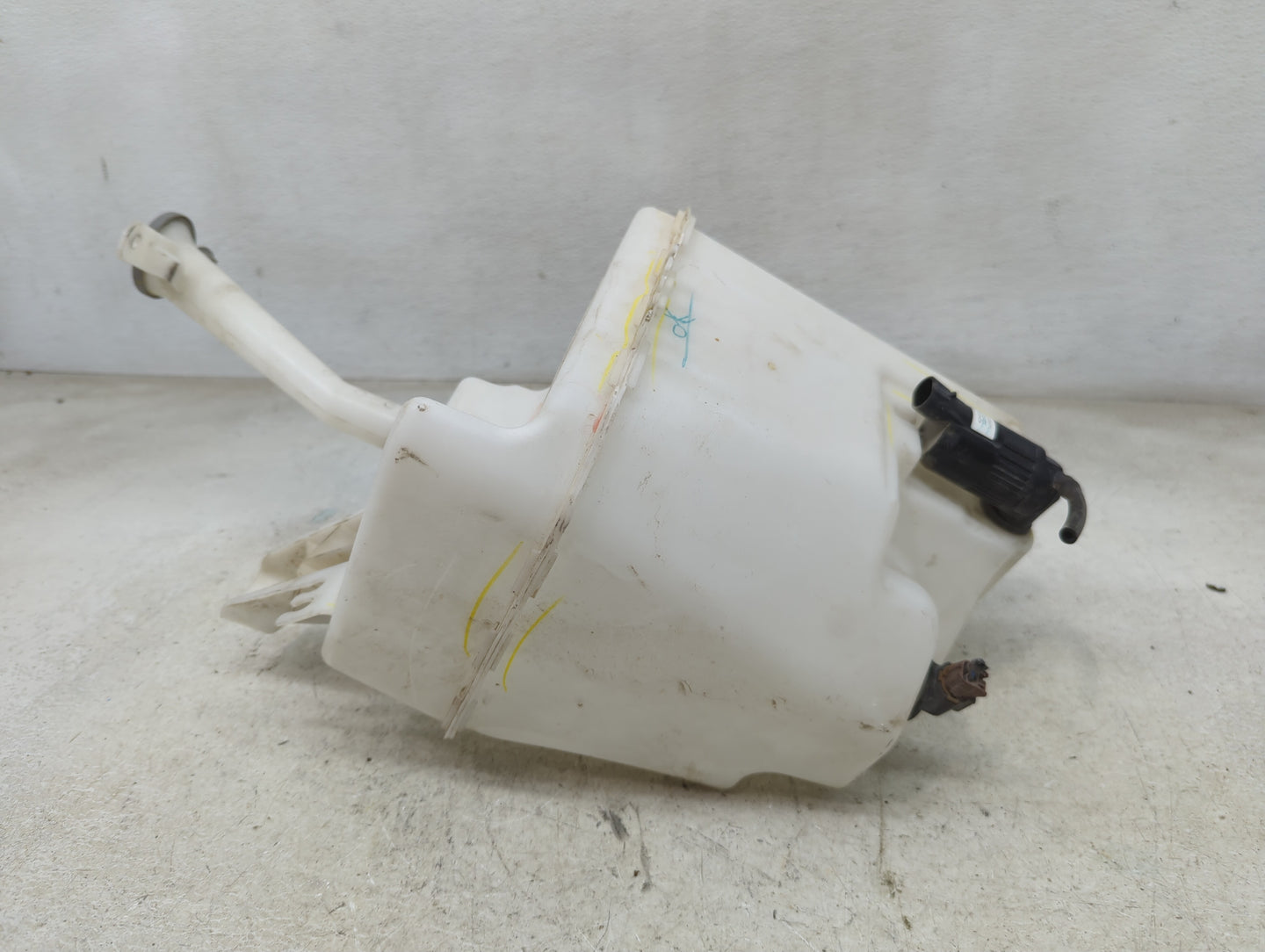 2013-2015 Nissan Sentra Windshield Washer Fluid Reservoir Bottle Oem 1465886 - Oemusedautoparts1.com