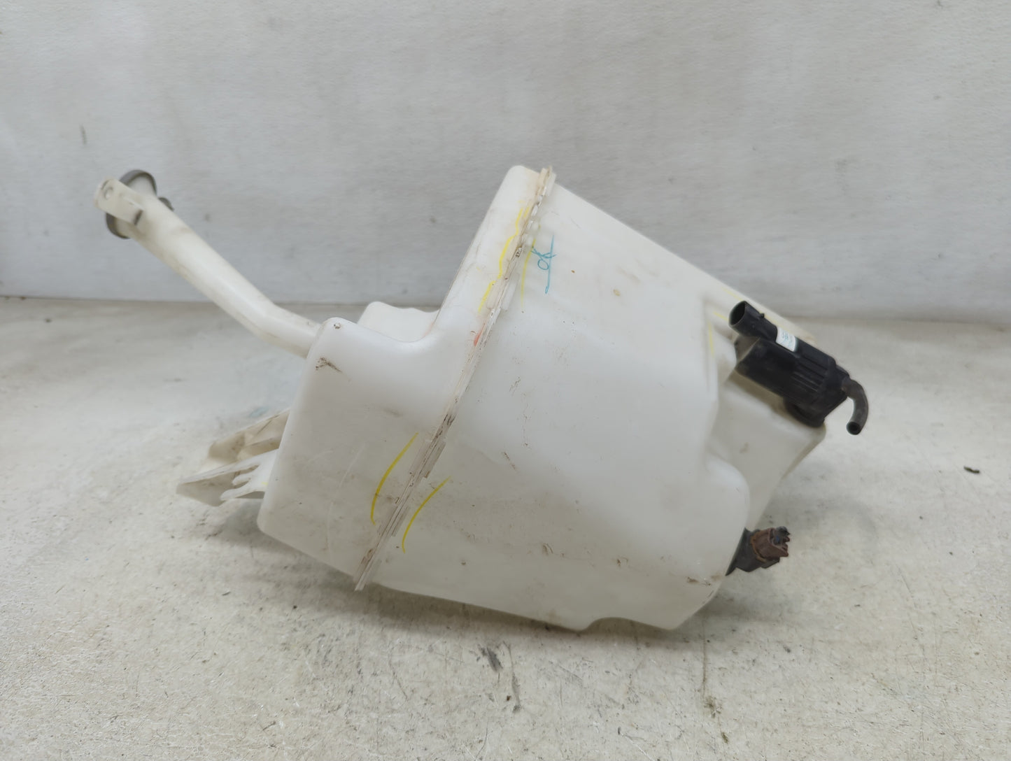 2013-2015 Nissan Sentra Windshield Washer Fluid Reservoir Bottle Oem 1465886 - Oemusedautoparts1.com