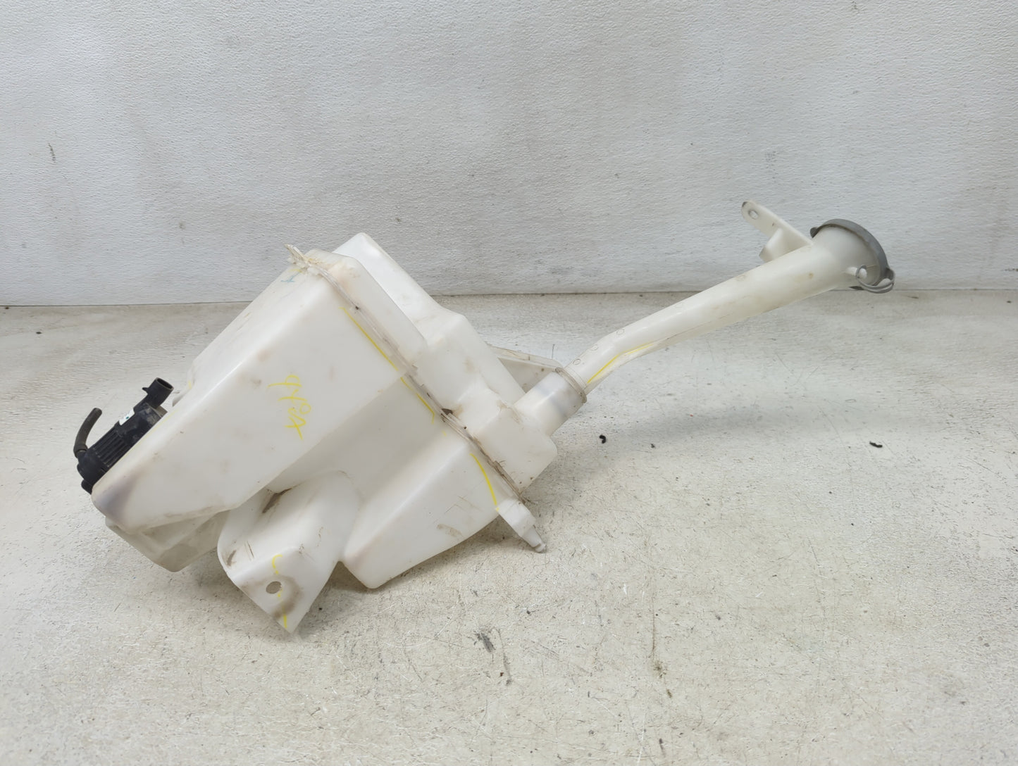 2013-2015 Nissan Sentra Windshield Washer Fluid Reservoir Bottle Oem 1465886 - Oemusedautoparts1.com