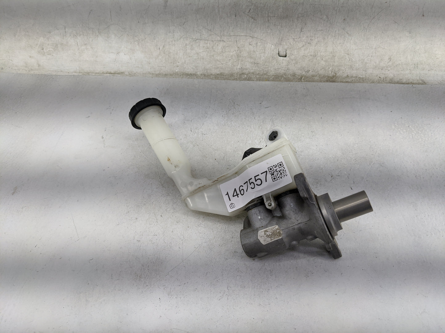 2015 Nissan Sentra Brake Master Cylinder - Oemusedautoparts1.com