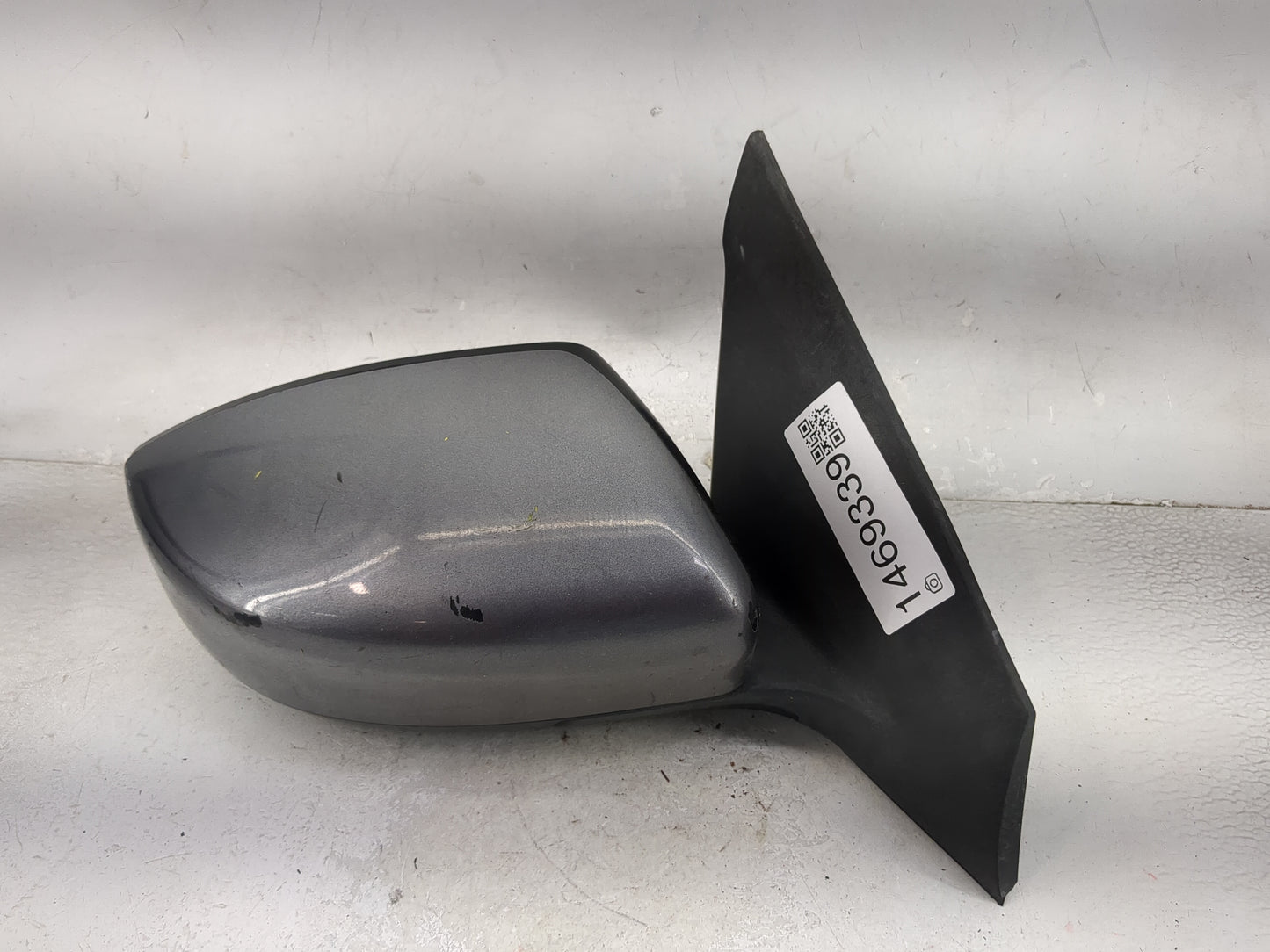 2013-2015 Nissan Sentra Passenger Side View Mirror - Right Door Mirror OEM Used - Oemusedautoparts1.com