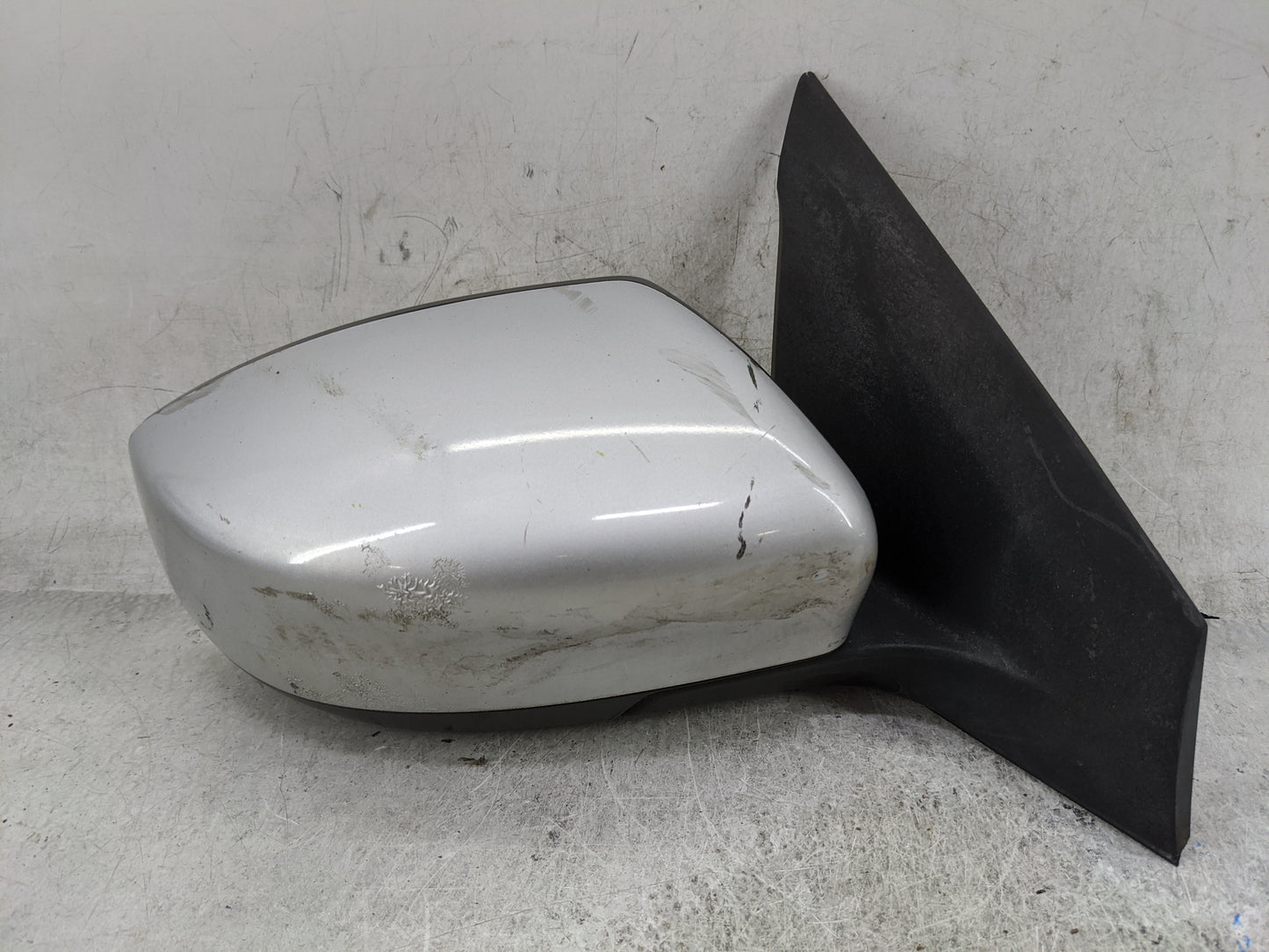 2013-2015 Nissan Sentra Passenger Side View Mirror - Right Door Mirror OEM Used - Oemusedautoparts1.com