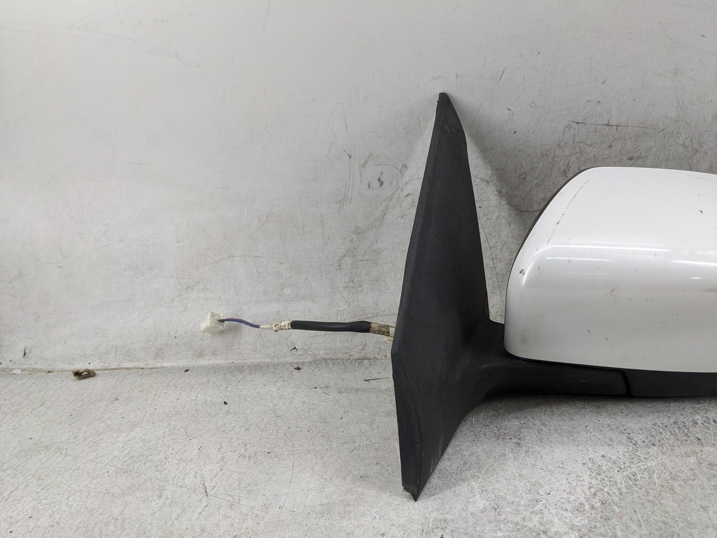2013-2015 Nissan Sentra Driver Side View Mirror - Left Door Mirror OEM Used - Oemusedautoparts1.com
