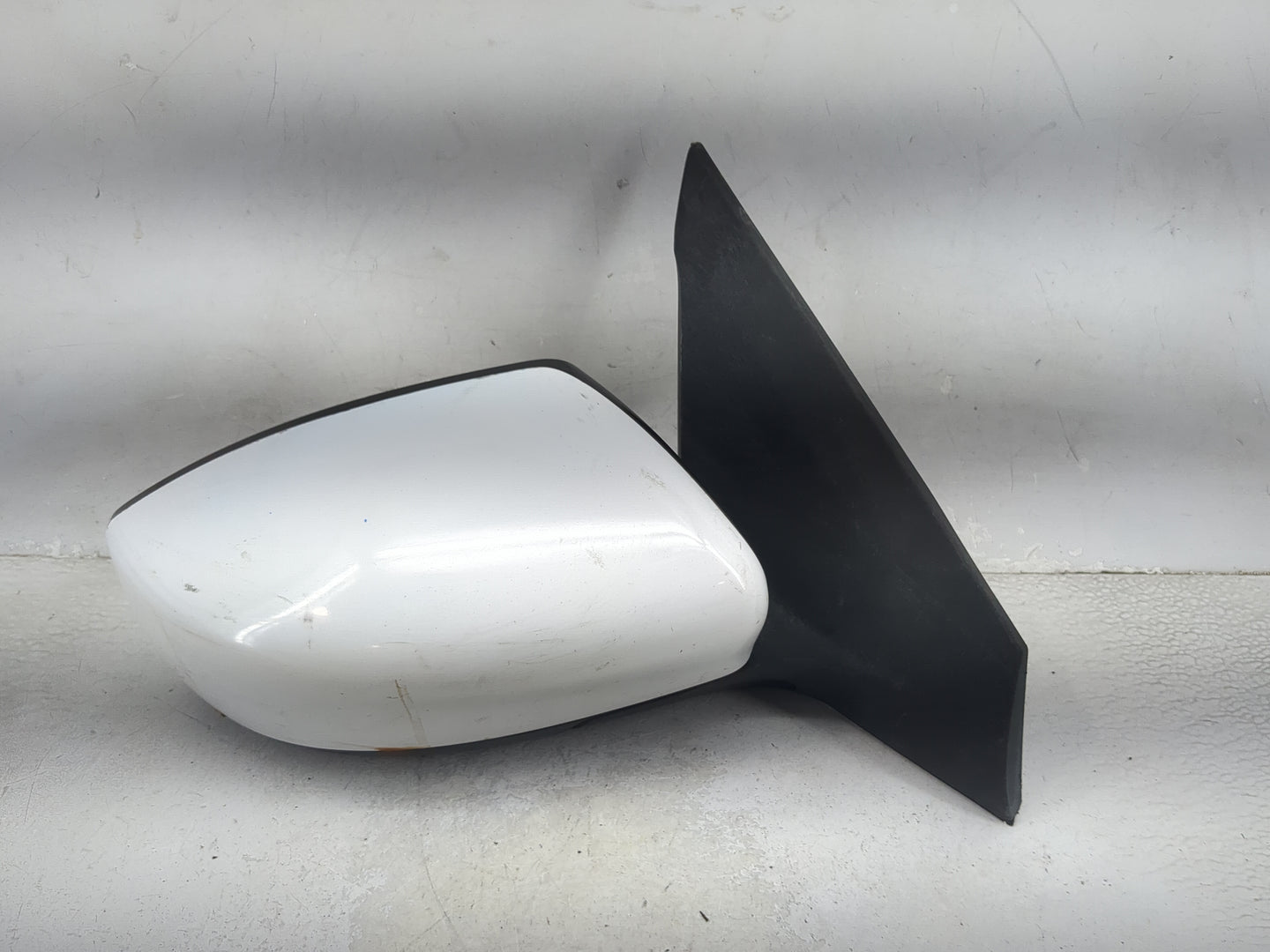 2013-2015 Nissan Sentra Passenger Side View Mirror - Right Door Mirror OEM Used - Oemusedautoparts1.com