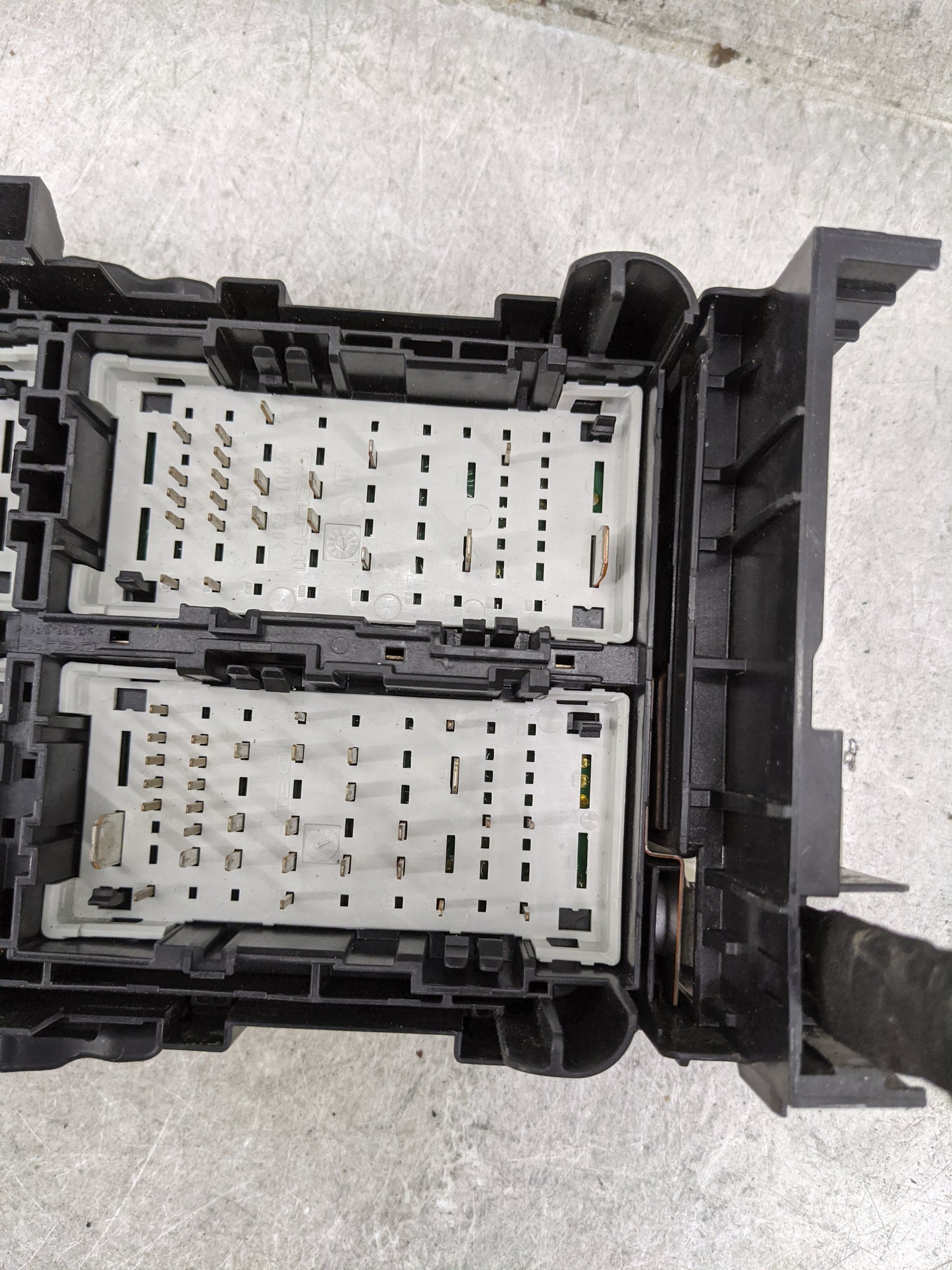 2013-2019 Nissan Sentra Fusebox Fuse Box Panel Relay Module Fits Fits 2013 2014 2015 2016 2017 2018 2019 OEM Used Auto Parts